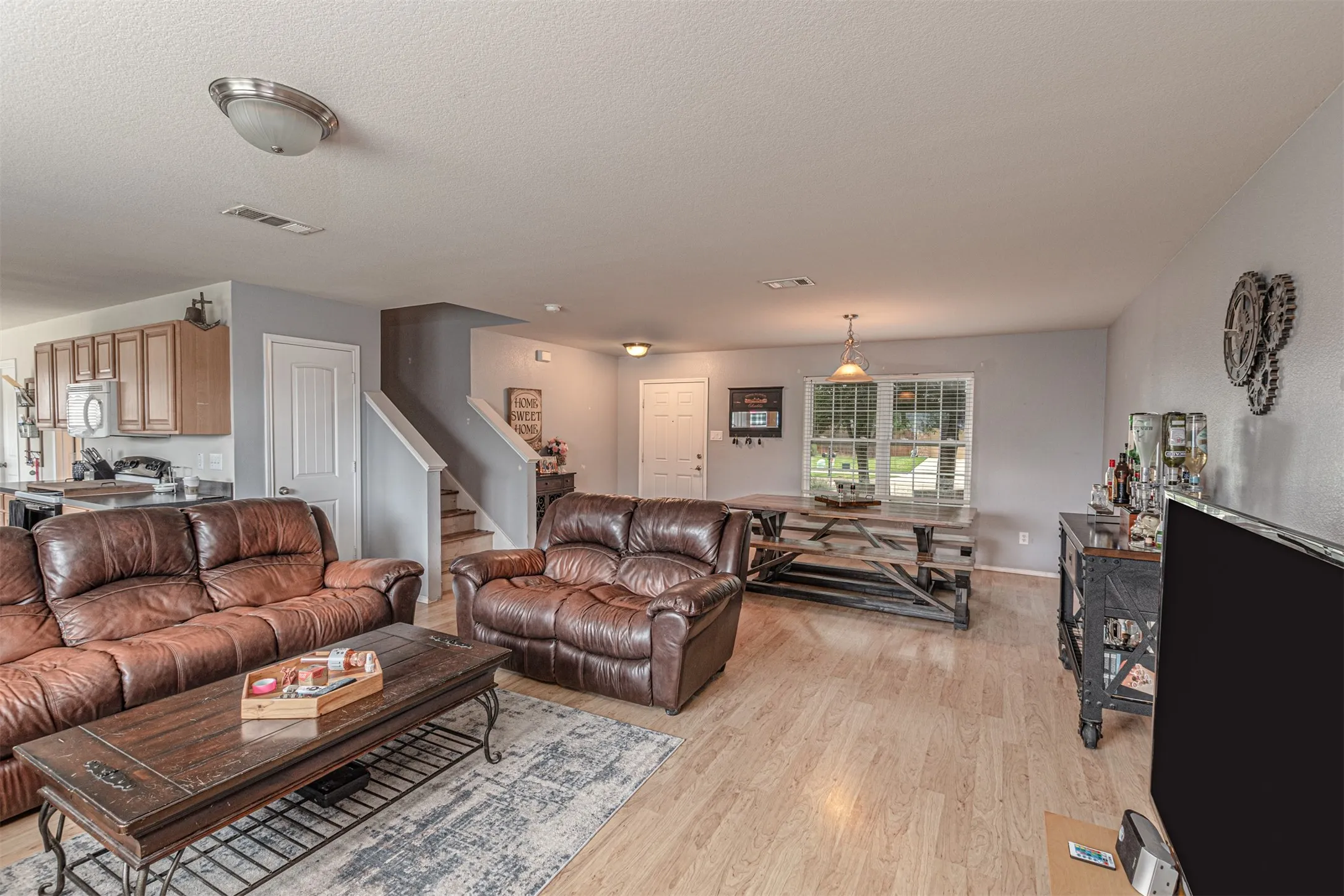 Single Family Residence For Sale in Kaufman County , 2020 Wellington Point, Heartland, Texas 75126, 3 Bedroom, 3 Bathroom, 3 Garage spaces, 2,400 Sqft, built in 2009, Price $289,000, mls#21259037, Real Estate Agent in Heartland, Homes For Sale in Kaufman county, Homes For Sale in Heartland, Realtor in Heartland Texas, Real Estate Brokerage Independent Realty Texas, Luminita Cordes Realtor