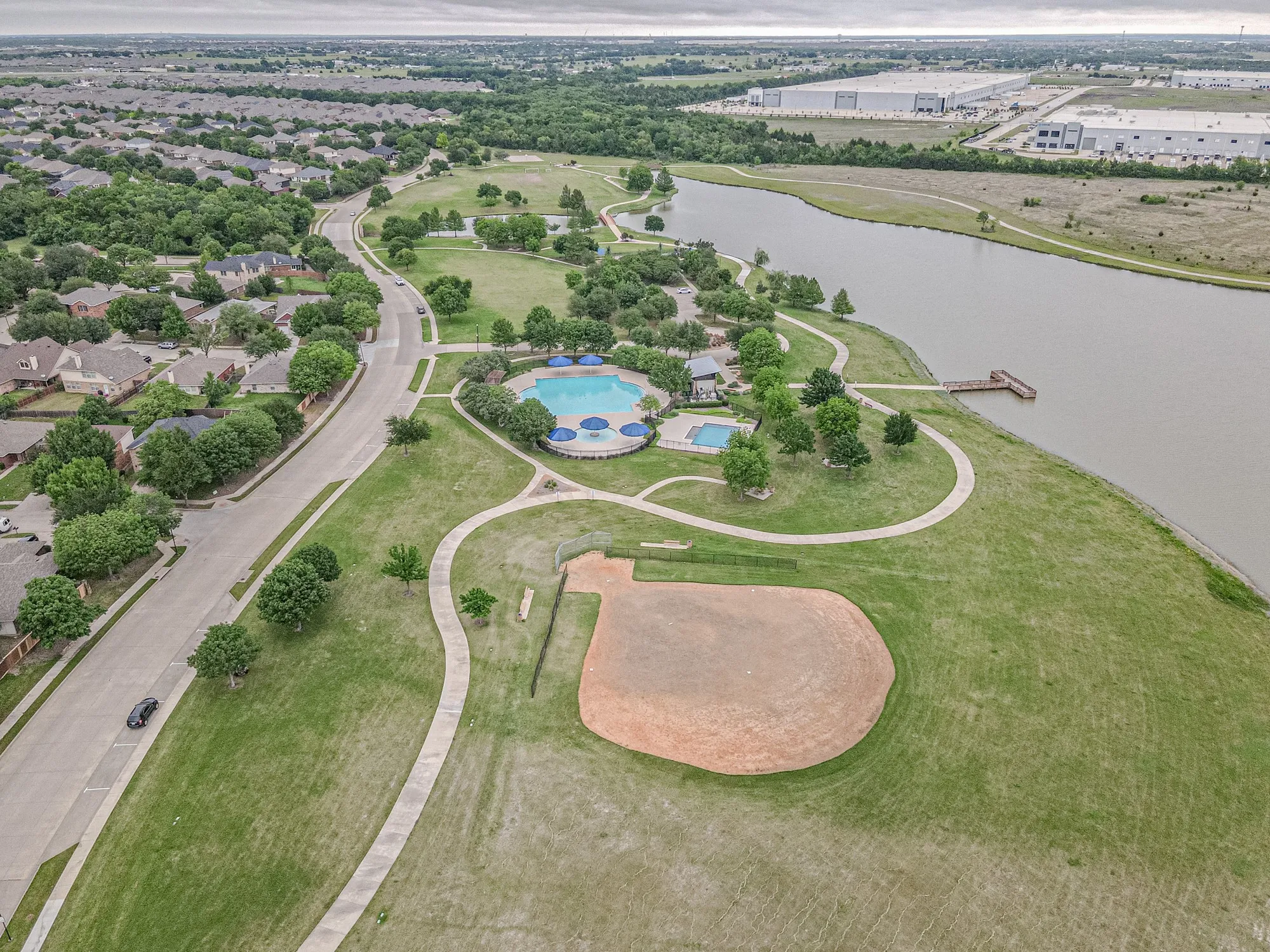 Single Family Residence For Sale in Kaufman County , 2020 Wellington Point, Heartland, Texas 75126, 3 Bedroom, 3 Bathroom, 3 Garage spaces, 2,400 Sqft, built in 2009, Price $289,000, mls#21259037, Real Estate Agent in Heartland, Homes For Sale in Kaufman county, Homes For Sale in Heartland, Realtor in Heartland Texas, Real Estate Brokerage Independent Realty Texas, Luminita Cordes Realtor