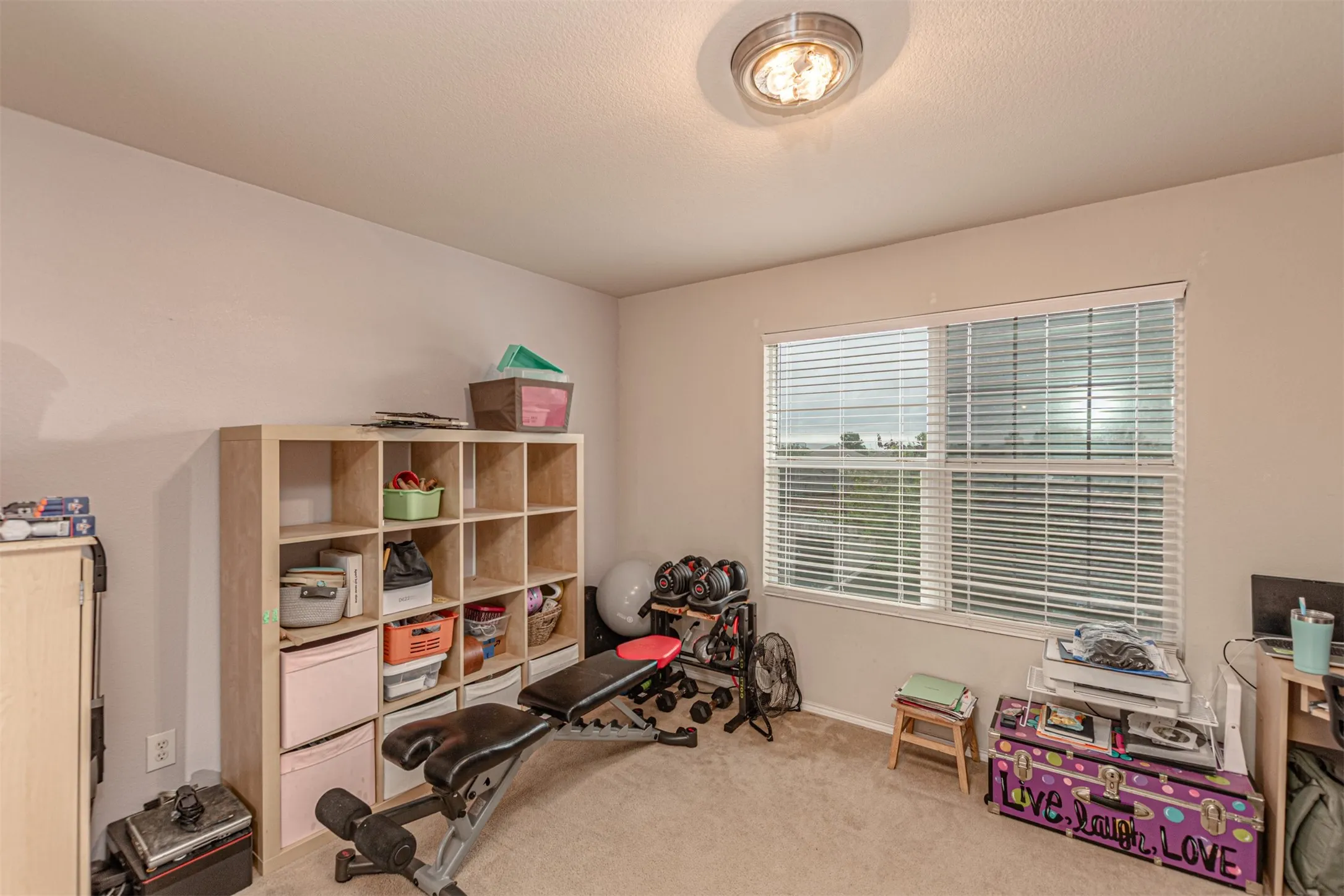 Single Family Residence For Sale in Kaufman County , 2020 Wellington Point, Heartland, Texas 75126, 3 Bedroom, 3 Bathroom, 3 Garage spaces, 2,400 Sqft, built in 2009, Price $289,000, mls#21259037, Real Estate Agent in Heartland, Homes For Sale in Kaufman county, Homes For Sale in Heartland, Realtor in Heartland Texas, Real Estate Brokerage Independent Realty Texas, Luminita Cordes Realtor