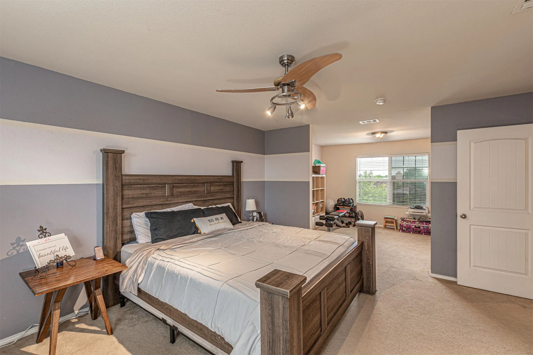 Single Family Residence For Sale in Kaufman County , 2020 Wellington Point, Heartland, Texas 75126, 3 Bedroom, 3 Bathroom, 3 Garage spaces, 2,400 Sqft, built in 2009, Price $289,000, mls#21259037, Real Estate Agent in Heartland, Homes For Sale in Kaufman county, Homes For Sale in Heartland, Realtor in Heartland Texas, Real Estate Brokerage Independent Realty Texas, Luminita Cordes Realtor