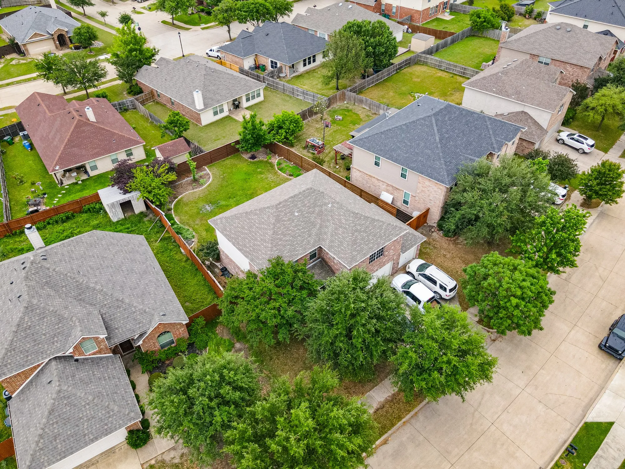 Single Family Residence For Sale in Kaufman County , 2020 Wellington Point, Heartland, Texas 75126, 3 Bedroom, 3 Bathroom, 3 Garage spaces, 2,400 Sqft, built in 2009, Price $289,000, mls#21259037, Real Estate Agent in Heartland, Homes For Sale in Kaufman county, Homes For Sale in Heartland, Realtor in Heartland Texas, Real Estate Brokerage Independent Realty Texas, Luminita Cordes Realtor