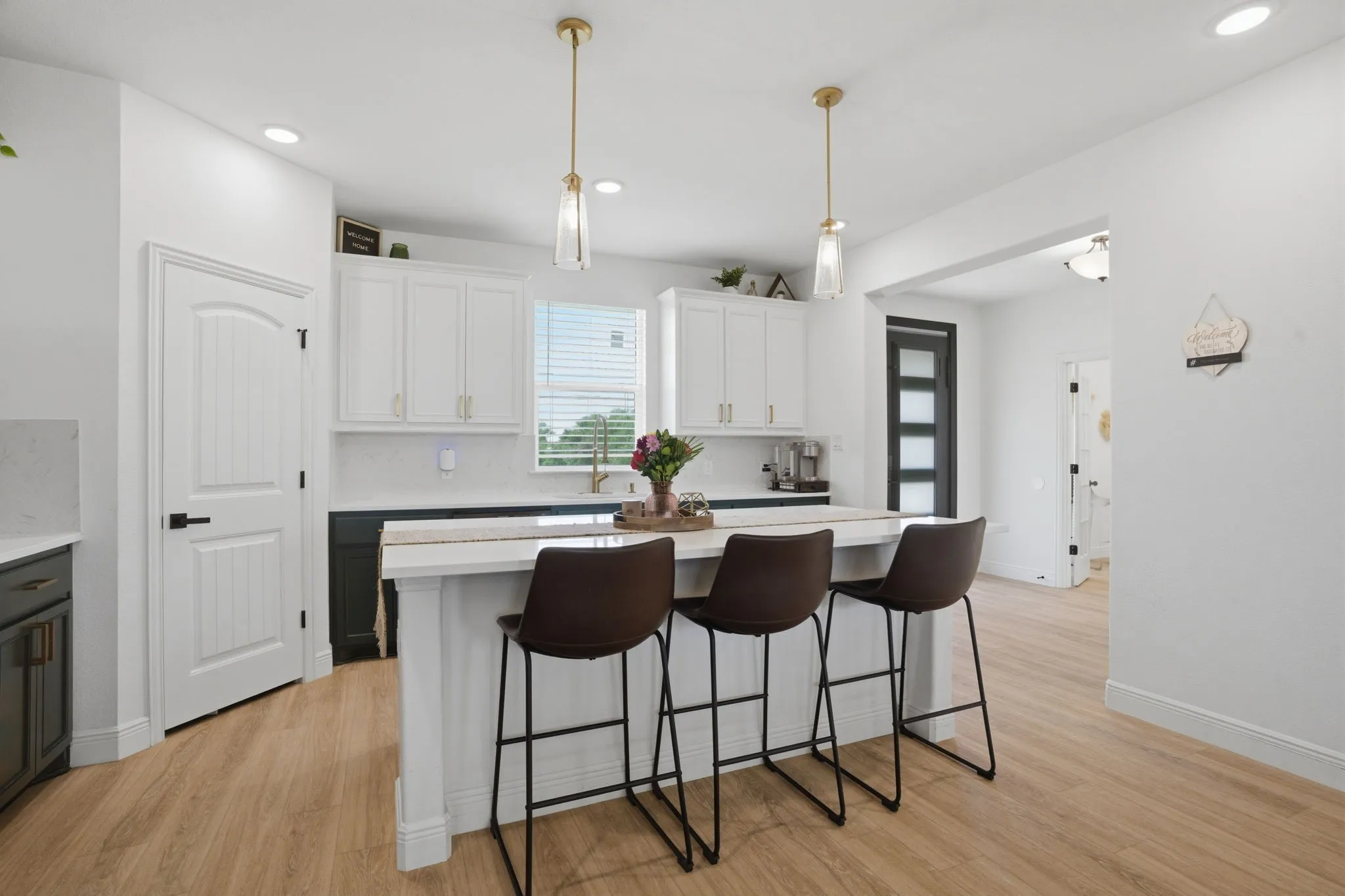Casual dining at the island bar or in the breakfast nook.