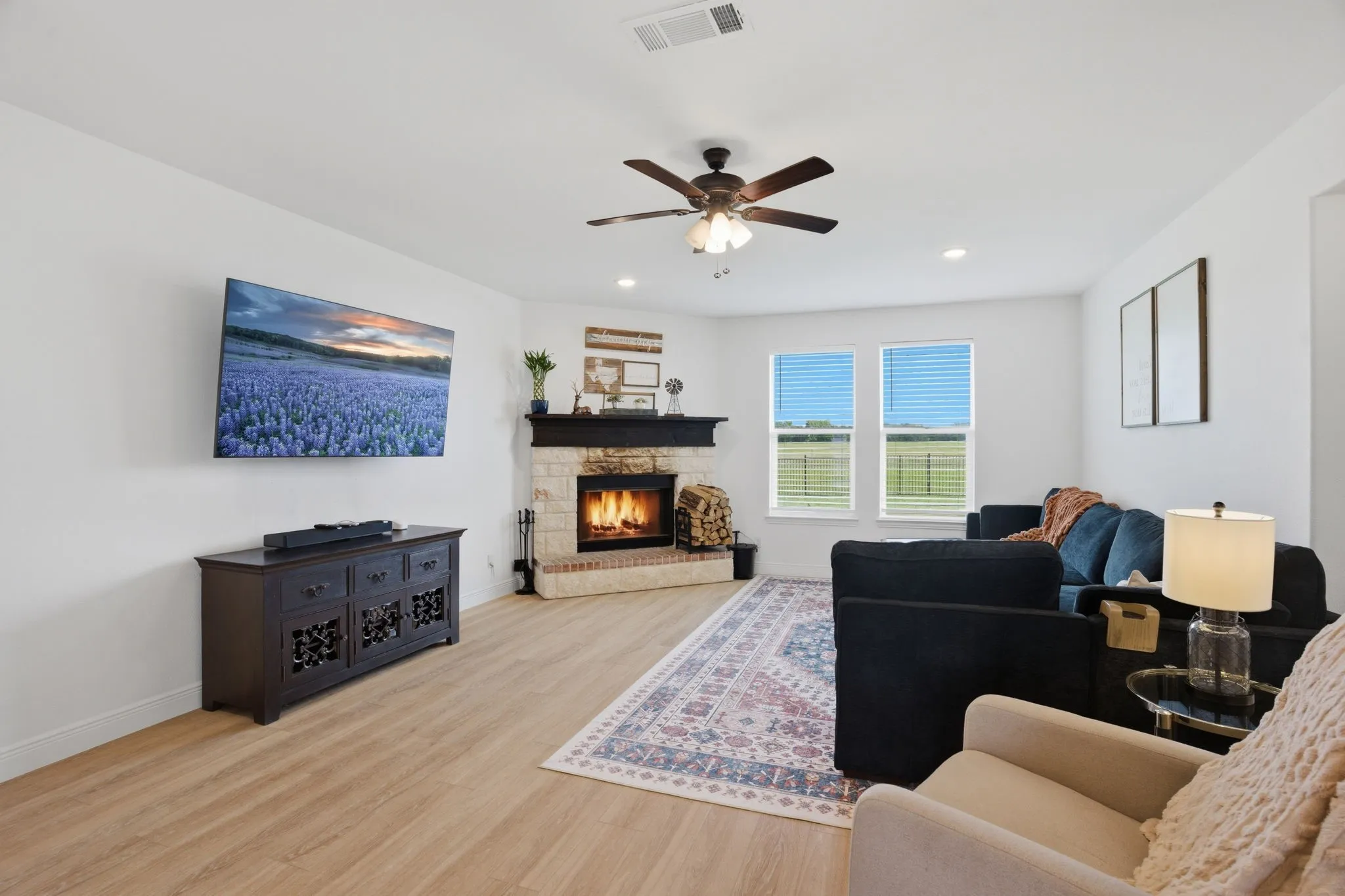 A neutral color palette throughout this home make it move-in ready for your furnishings.