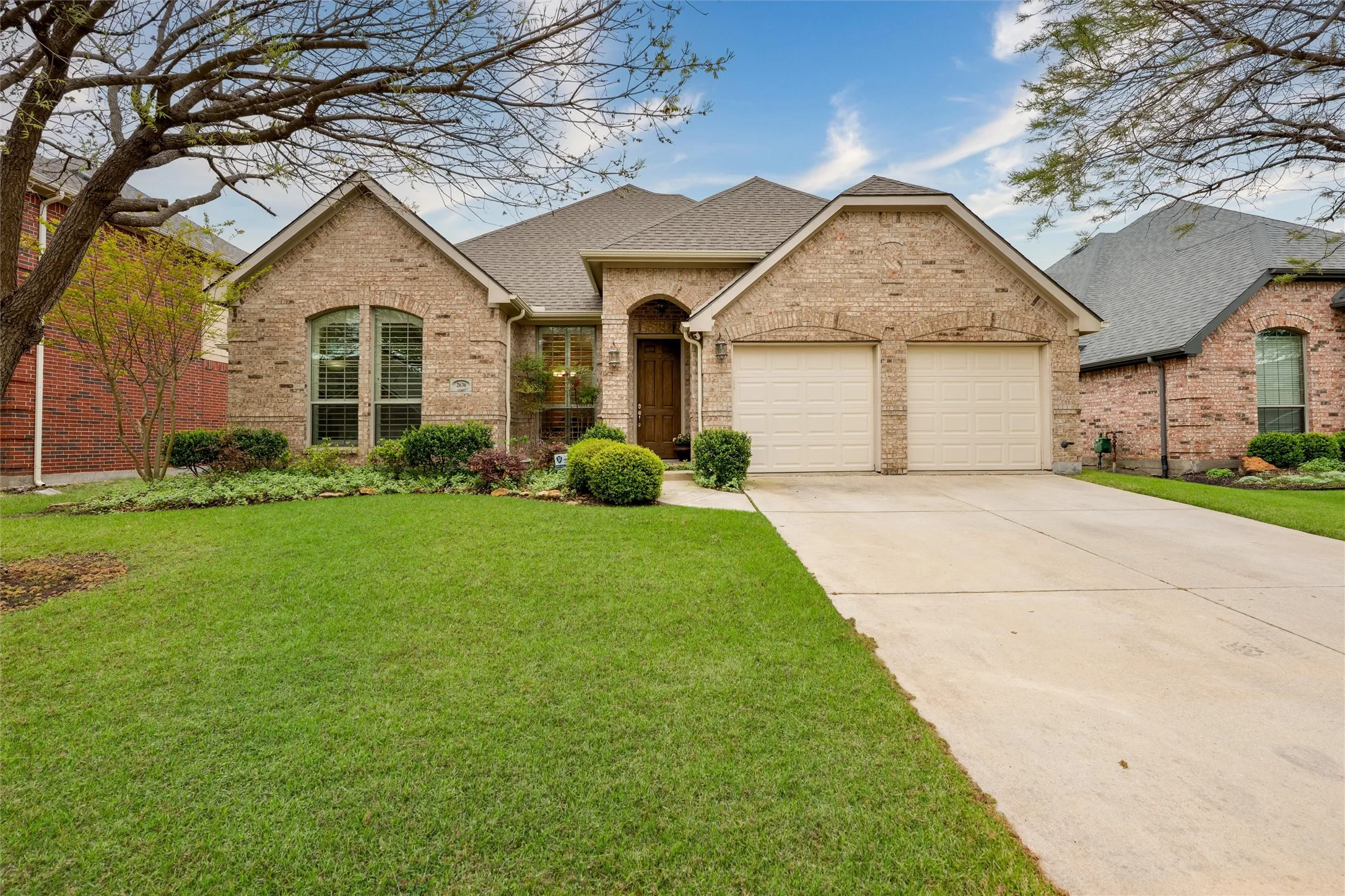 Single Family Residence For Sale in Denton County , 2636 Deer Hollow Drive, Little Elm, Texas 75068, 4 Bedroom, 2 Bathroom, 2 Garage spaces, 2,706 Sqft, built in 2005, mls#21267281, Real Estate Agent in Little Elm, Homes For Sale in Denton county, Homes For Sale in Little Elm, Realtor in Little Elm Texas, Real Estate Brokerage Independent Realty Texas, Luminita Cordes Realtor
