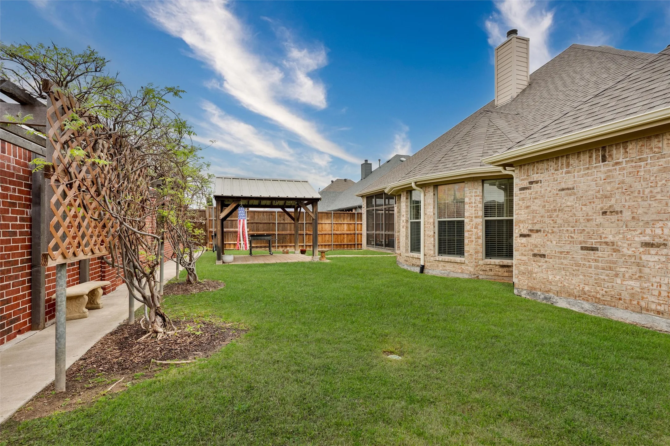 Single Family Residence For Sale in Denton County , 2636 Deer Hollow Drive, Little Elm, Texas 75068, 4 Bedroom, 2 Bathroom, 2 Garage spaces, 2,706 Sqft, built in 2005, mls#21267281, Real Estate Agent in Little Elm, Homes For Sale in Denton county, Homes For Sale in Little Elm, Realtor in Little Elm Texas, Real Estate Brokerage Independent Realty Texas, Luminita Cordes Realtor