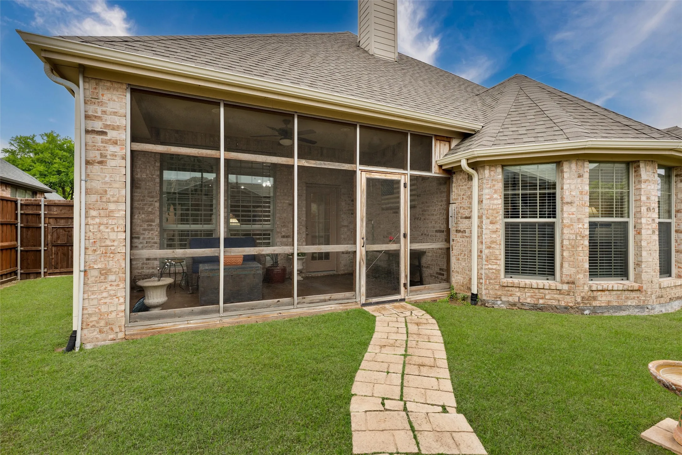 Single Family Residence For Sale in Denton County , 2636 Deer Hollow Drive, Little Elm, Texas 75068, 4 Bedroom, 2 Bathroom, 2 Garage spaces, 2,706 Sqft, built in 2005, mls#21267281, Real Estate Agent in Little Elm, Homes For Sale in Denton county, Homes For Sale in Little Elm, Realtor in Little Elm Texas, Real Estate Brokerage Independent Realty Texas, Luminita Cordes Realtor