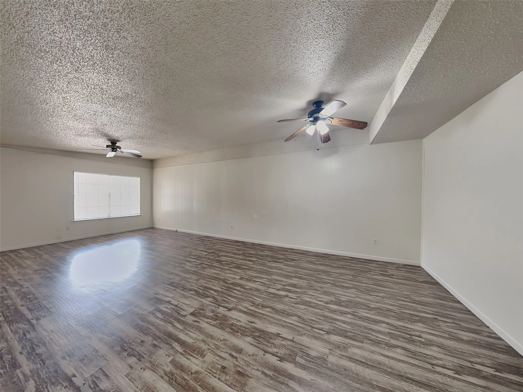 Apartment For Rent in Tarrant County , 6220 Wheaton Drive, Fort Worth, Texas 76133, 2 Bedroom, 2 Bathroom, Garage spaces, 2,986 Sqft, built in 1967, mls#21267522, Real Estate Agent in Fort Worth, Homes For Rent in Tarrant county, Homes For Rent in Fort Worth, Realtor in Fort Worth Texas, Real Estate Brokerage Independent Realty Texas, Luminita Cordes Realtor
