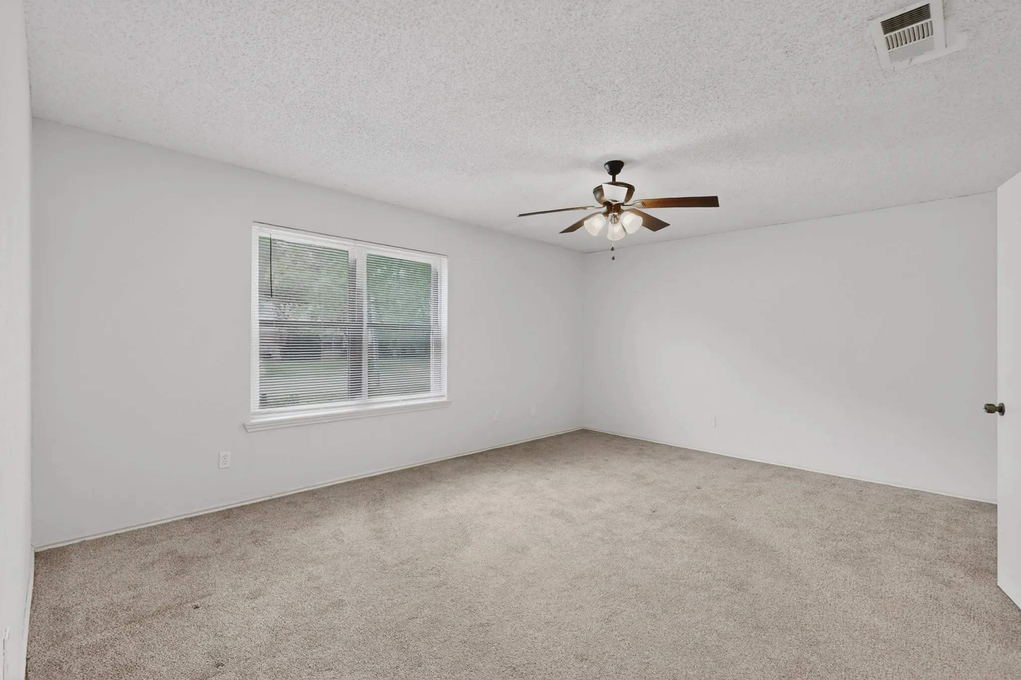 Single Family Residence For Sale in Collin County , 3228 Nova Trail, Plano, Texas 75023, 3 Bedroom, 2 Bathroom, 2 Garage spaces, 1,428 Sqft, built in 1981, mls#21258164, Real Estate Agent in Plano, Homes For Sale in Collin county, Homes For Sale in Plano, Realtor in Plano Texas, Real Estate Brokerage Independent Realty Texas, Luminita Cordes Realtor