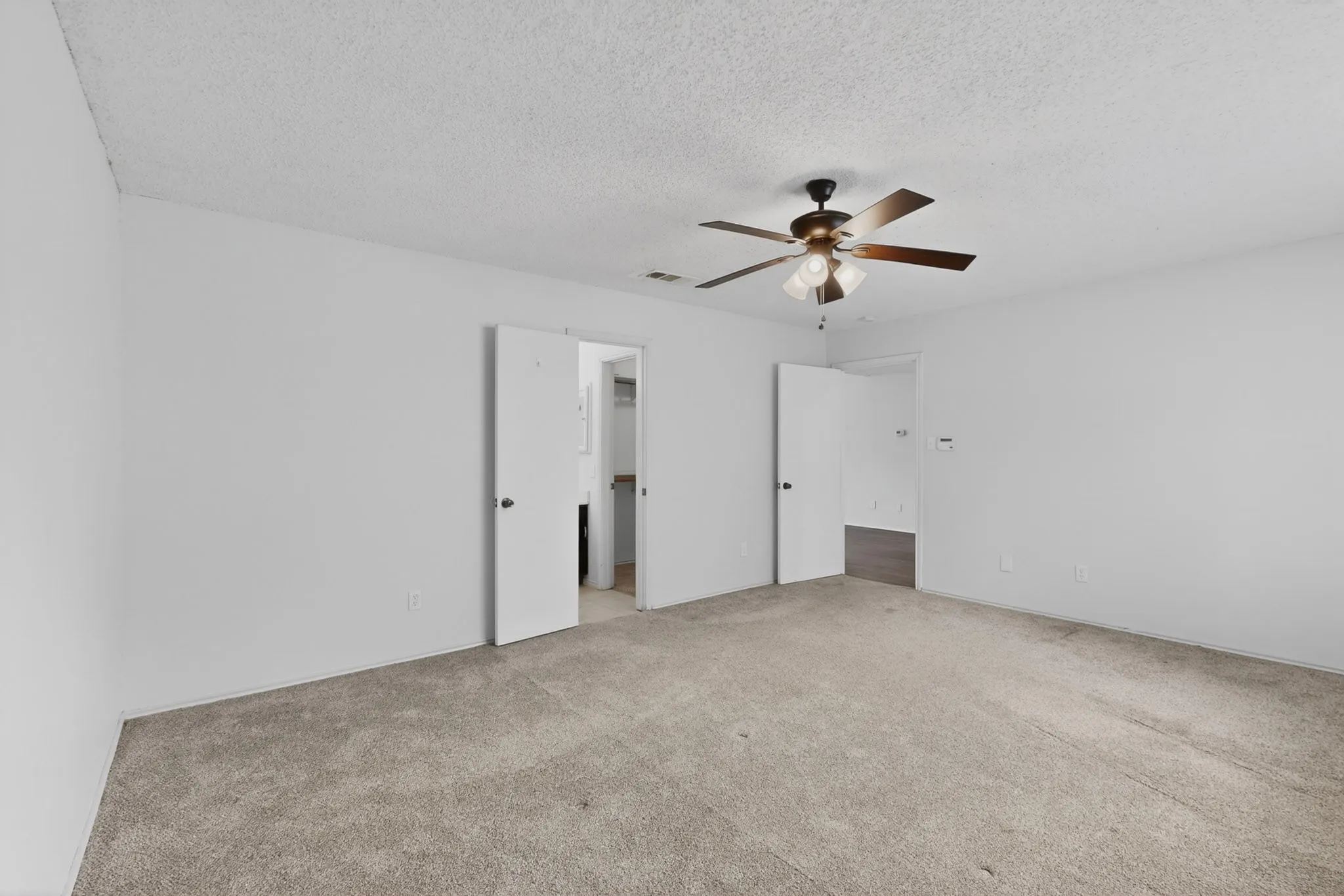 Single Family Residence For Sale in Collin County , 3228 Nova Trail, Plano, Texas 75023, 3 Bedroom, 2 Bathroom, 2 Garage spaces, 1,428 Sqft, built in 1981, mls#21258164, Real Estate Agent in Plano, Homes For Sale in Collin county, Homes For Sale in Plano, Realtor in Plano Texas, Real Estate Brokerage Independent Realty Texas, Luminita Cordes Realtor
