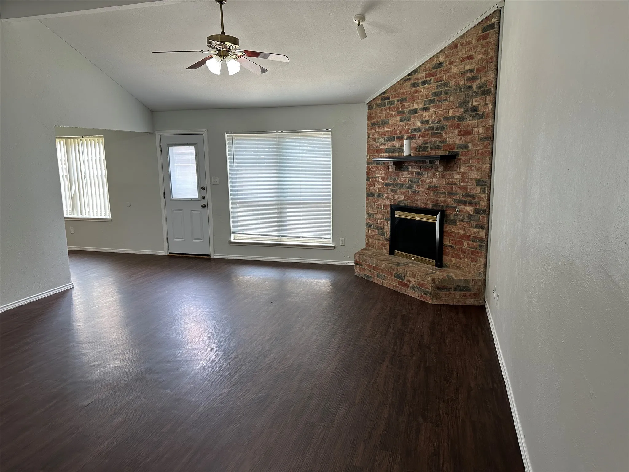 Single Family Residence For Sale in Collin County , 3228 Nova Trail, Plano, Texas 75023, 3 Bedroom, 2 Bathroom, 2 Garage spaces, 1,428 Sqft, built in 1981, mls#21258164, Real Estate Agent in Plano, Homes For Sale in Collin county, Homes For Sale in Plano, Realtor in Plano Texas, Real Estate Brokerage Independent Realty Texas, Luminita Cordes Realtor