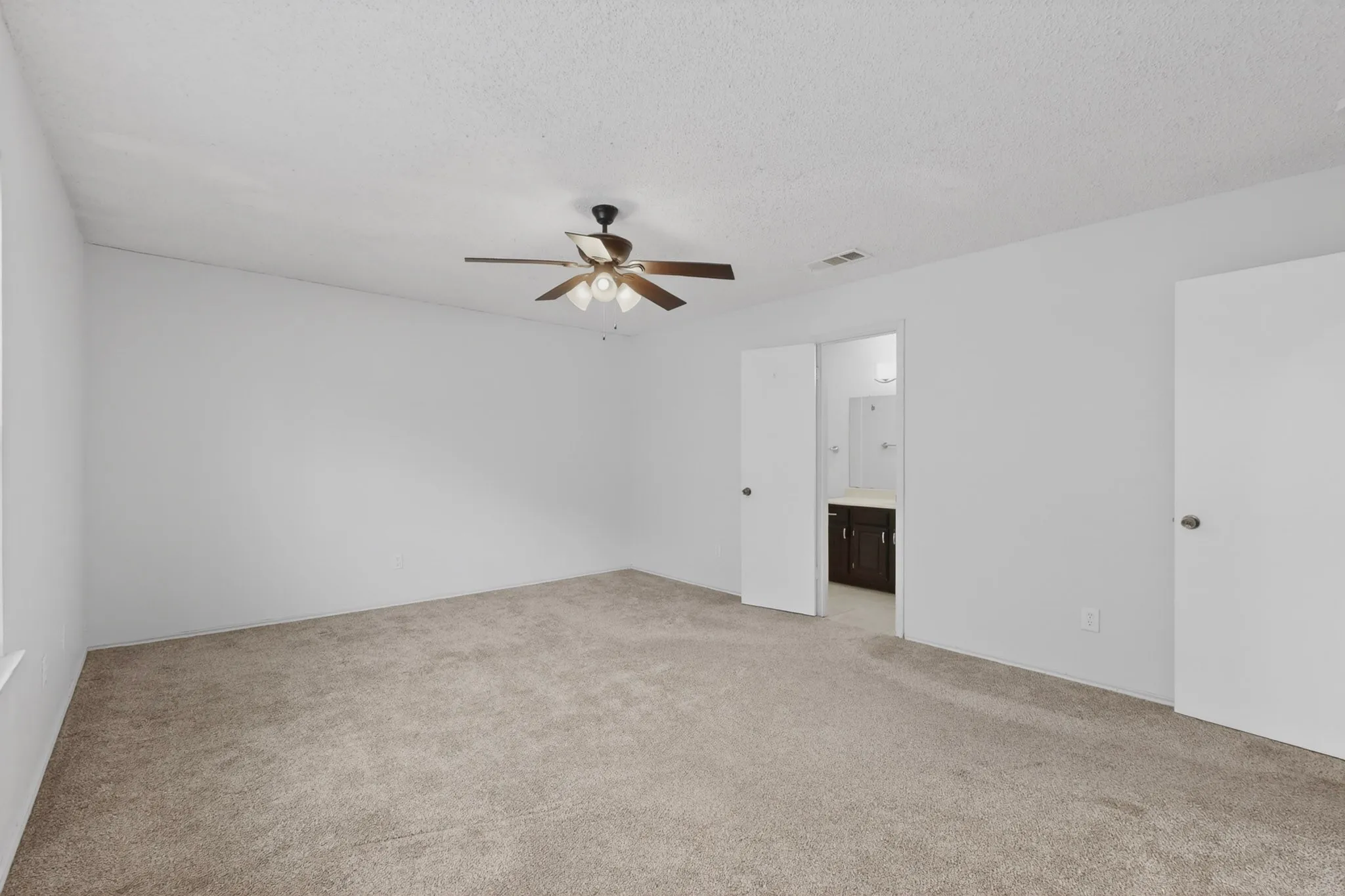 Single Family Residence For Sale in Collin County , 3228 Nova Trail, Plano, Texas 75023, 3 Bedroom, 2 Bathroom, 2 Garage spaces, 1,428 Sqft, built in 1981, mls#21258164, Real Estate Agent in Plano, Homes For Sale in Collin county, Homes For Sale in Plano, Realtor in Plano Texas, Real Estate Brokerage Independent Realty Texas, Luminita Cordes Realtor
