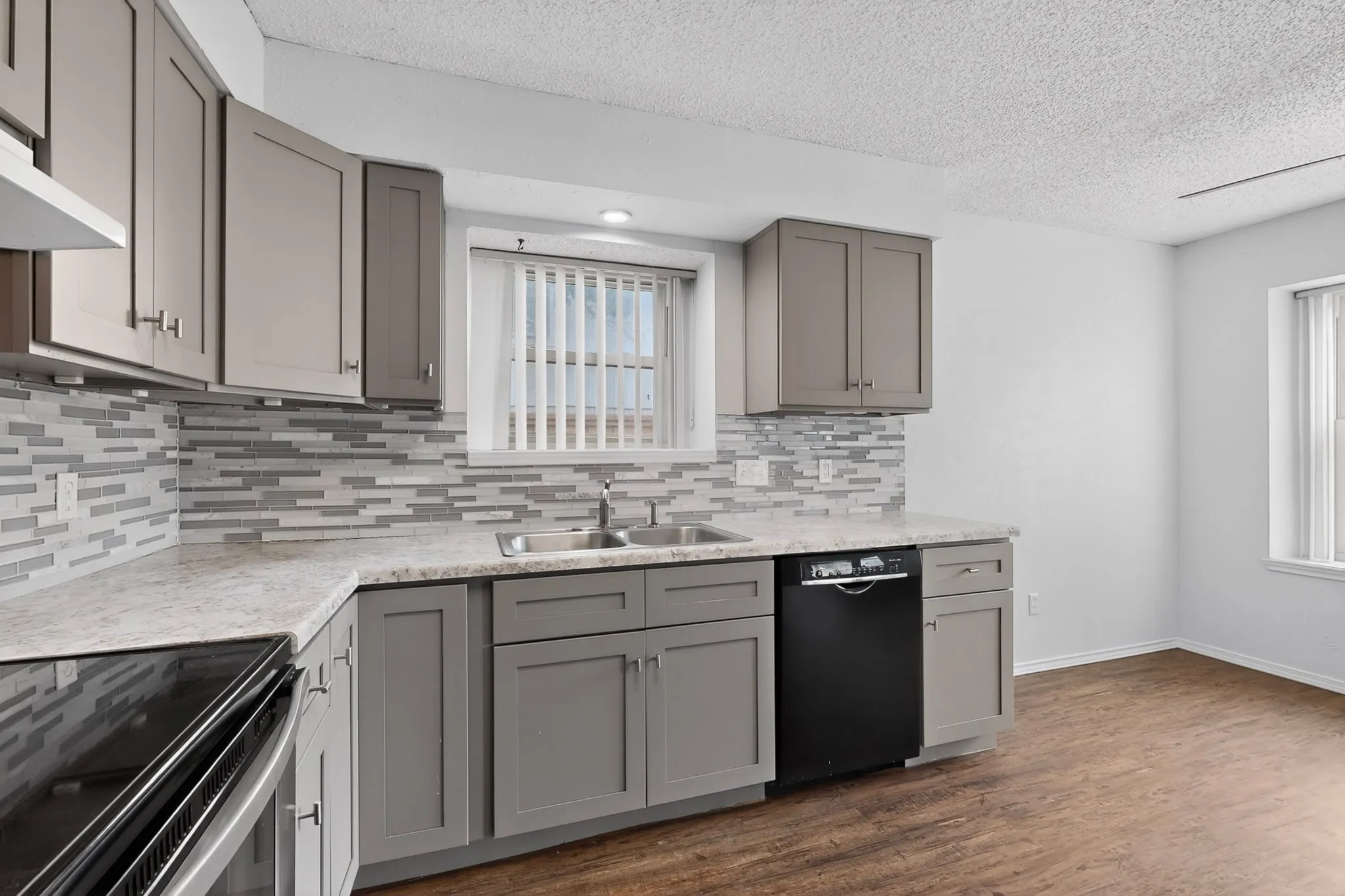 Single Family Residence For Sale in Collin County , 3228 Nova Trail, Plano, Texas 75023, 3 Bedroom, 2 Bathroom, 2 Garage spaces, 1,428 Sqft, built in 1981, mls#21258164, Real Estate Agent in Plano, Homes For Sale in Collin county, Homes For Sale in Plano, Realtor in Plano Texas, Real Estate Brokerage Independent Realty Texas, Luminita Cordes Realtor