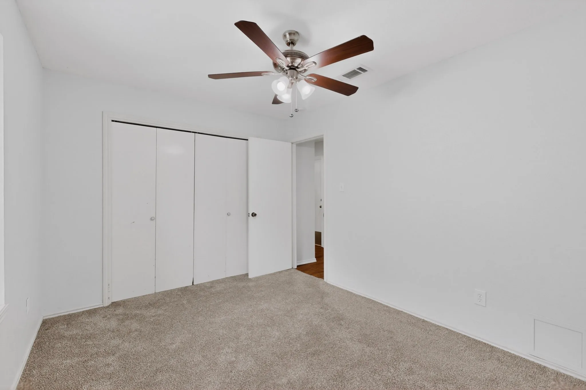 Single Family Residence For Sale in Collin County , 3228 Nova Trail, Plano, Texas 75023, 3 Bedroom, 2 Bathroom, 2 Garage spaces, 1,428 Sqft, built in 1981, mls#21258164, Real Estate Agent in Plano, Homes For Sale in Collin county, Homes For Sale in Plano, Realtor in Plano Texas, Real Estate Brokerage Independent Realty Texas, Luminita Cordes Realtor