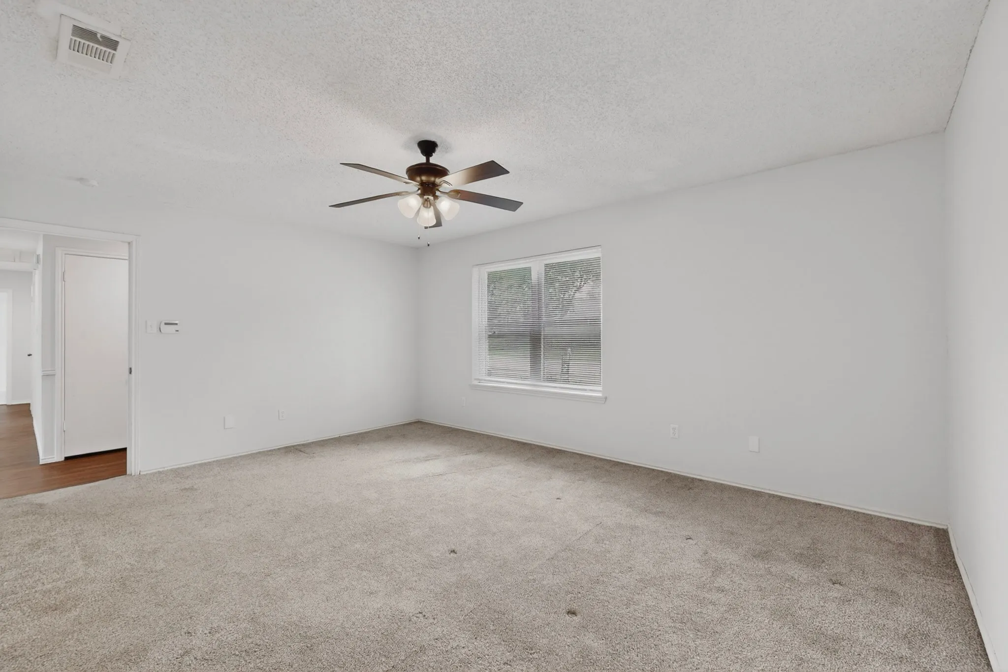 Single Family Residence For Sale in Collin County , 3228 Nova Trail, Plano, Texas 75023, 3 Bedroom, 2 Bathroom, 2 Garage spaces, 1,428 Sqft, built in 1981, mls#21258164, Real Estate Agent in Plano, Homes For Sale in Collin county, Homes For Sale in Plano, Realtor in Plano Texas, Real Estate Brokerage Independent Realty Texas, Luminita Cordes Realtor