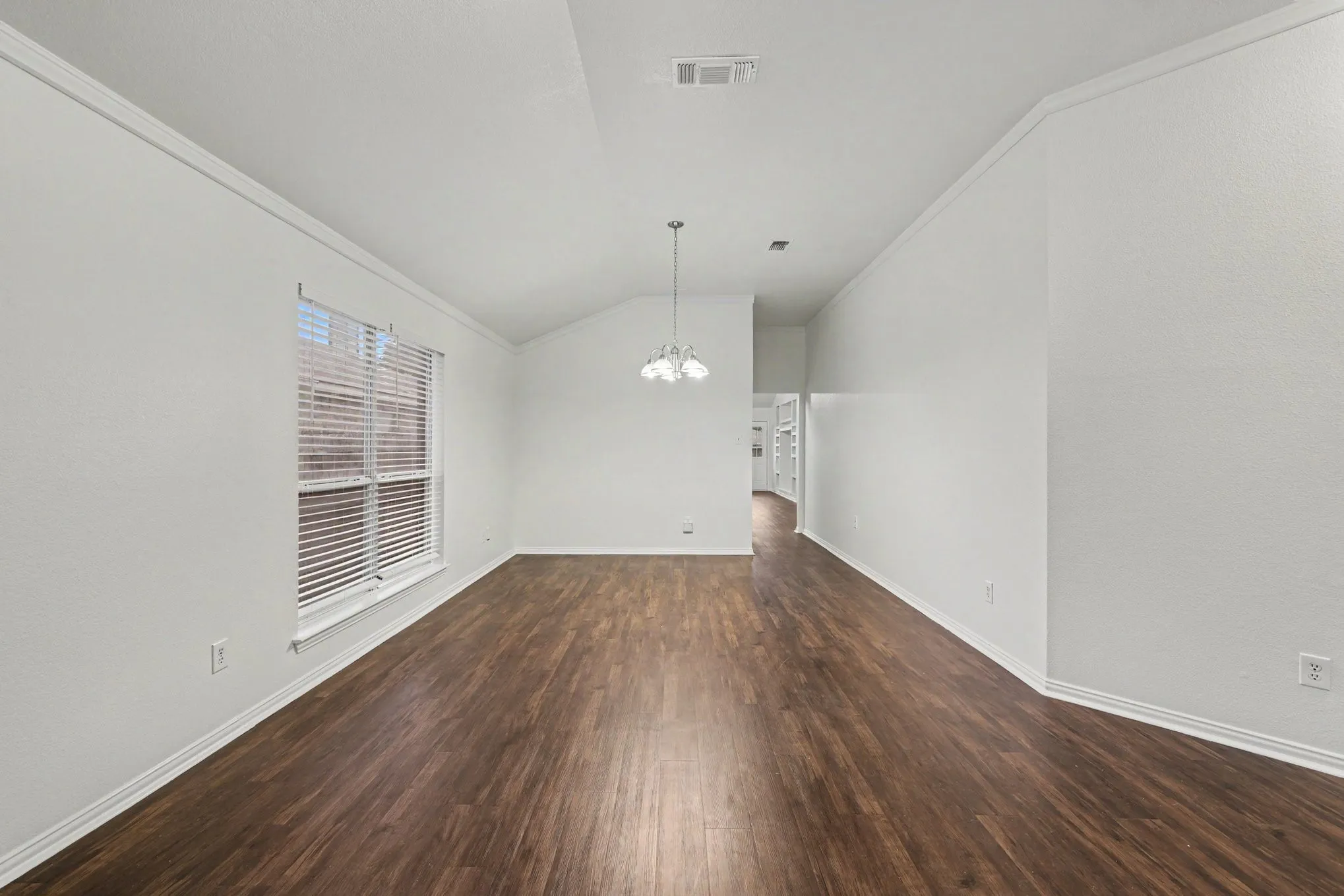 Single Family Residence For Sale in Denton County , 1022 Port Isabel Drive, Little Elm, Texas 75068, 4 Bedroom, 2 Bathroom, 2 Garage spaces, 1,865 Sqft, built in 2001, mls#21264177, Real Estate Agent in Little Elm, Homes For Sale in Denton county, Homes For Sale in Little Elm, Realtor in Little Elm Texas, Real Estate Brokerage Independent Realty Texas, Luminita Cordes Realtor