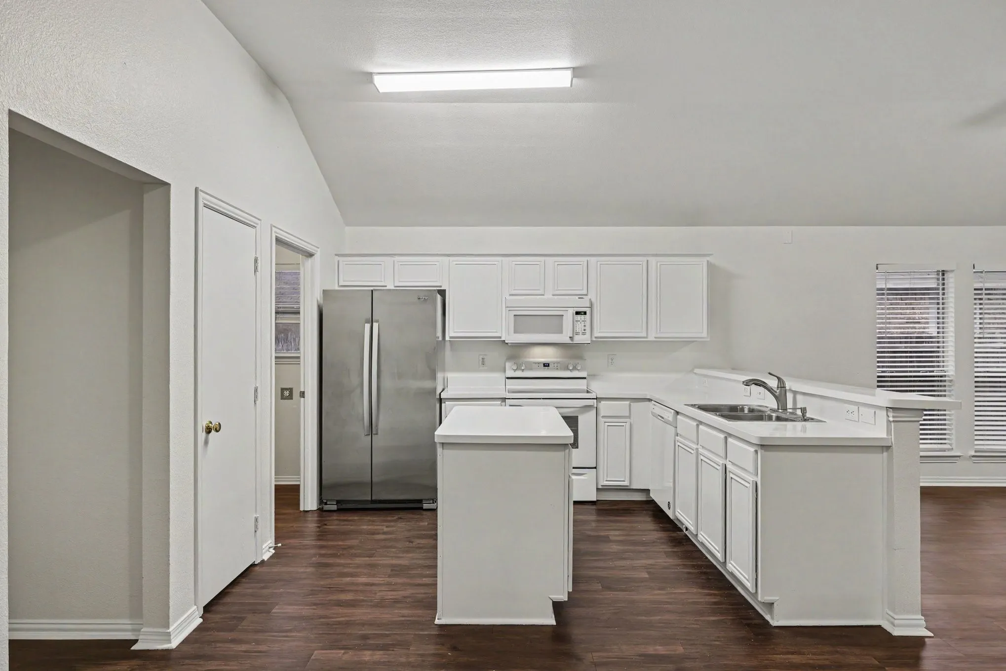 Single Family Residence For Sale in Denton County , 1022 Port Isabel Drive, Little Elm, Texas 75068, 4 Bedroom, 2 Bathroom, 2 Garage spaces, 1,865 Sqft, built in 2001, mls#21264177, Real Estate Agent in Little Elm, Homes For Sale in Denton county, Homes For Sale in Little Elm, Realtor in Little Elm Texas, Real Estate Brokerage Independent Realty Texas, Luminita Cordes Realtor