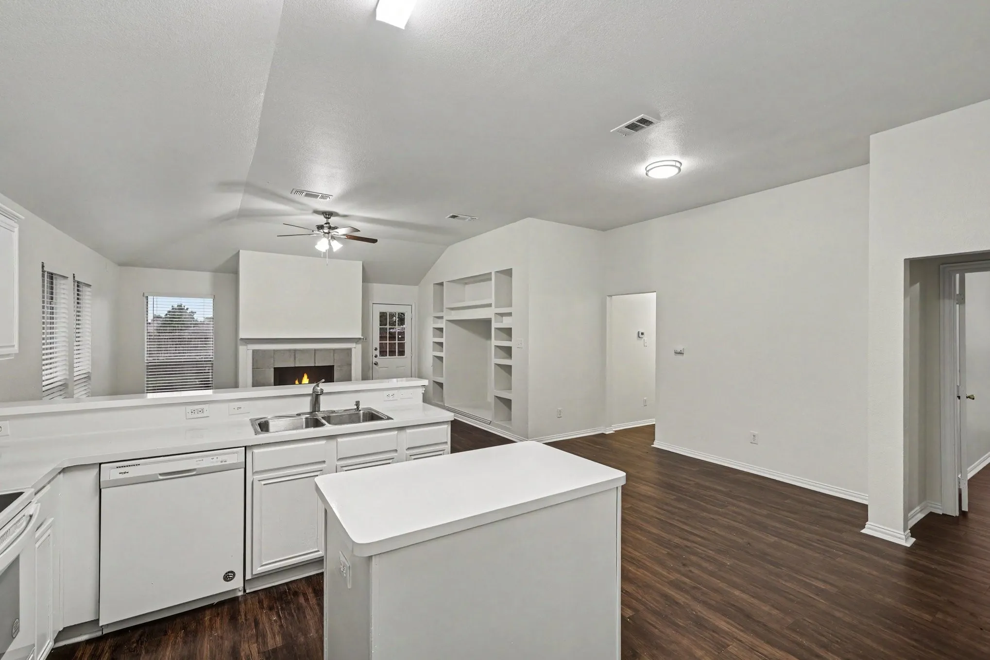 Single Family Residence For Sale in Denton County , 1022 Port Isabel Drive, Little Elm, Texas 75068, 4 Bedroom, 2 Bathroom, 2 Garage spaces, 1,865 Sqft, built in 2001, mls#21264177, Real Estate Agent in Little Elm, Homes For Sale in Denton county, Homes For Sale in Little Elm, Realtor in Little Elm Texas, Real Estate Brokerage Independent Realty Texas, Luminita Cordes Realtor