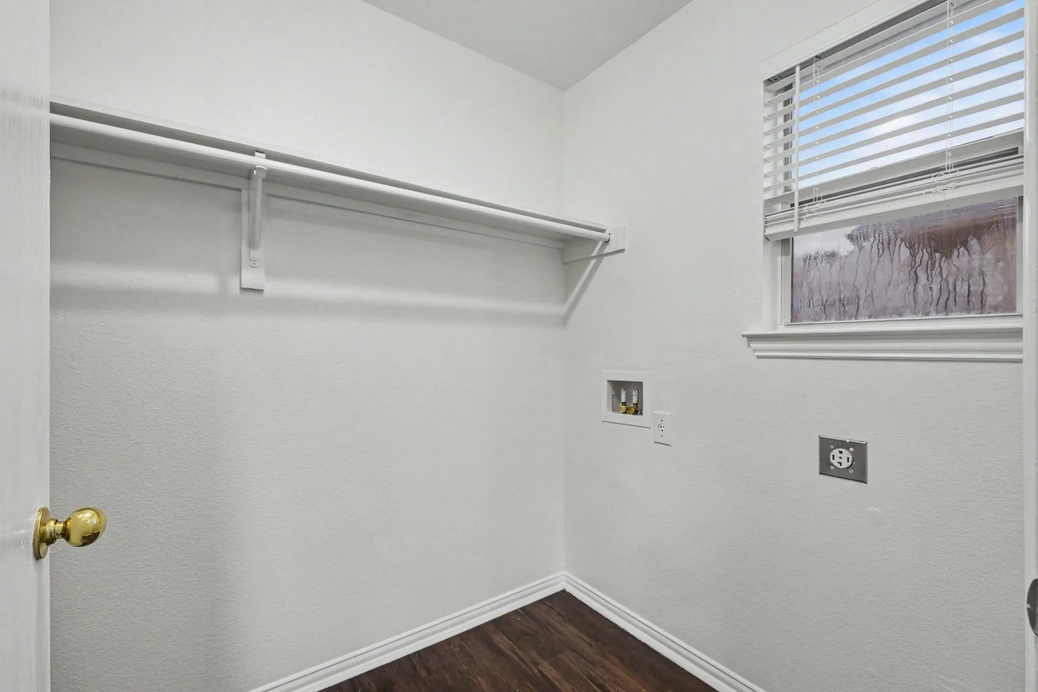 Single Family Residence For Sale in Denton County , 1022 Port Isabel Drive, Little Elm, Texas 75068, 4 Bedroom, 2 Bathroom, 2 Garage spaces, 1,865 Sqft, built in 2001, mls#21264177, Real Estate Agent in Little Elm, Homes For Sale in Denton county, Homes For Sale in Little Elm, Realtor in Little Elm Texas, Real Estate Brokerage Independent Realty Texas, Luminita Cordes Realtor