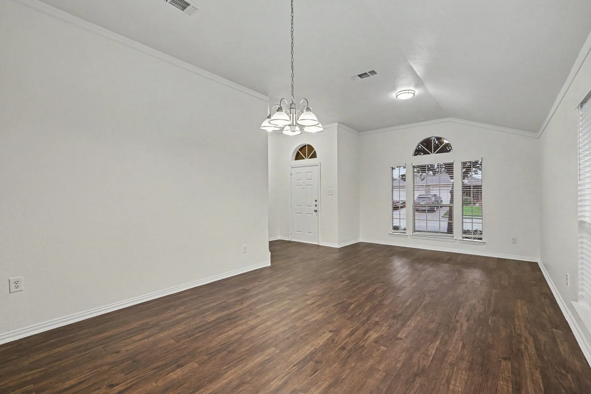Single Family Residence For Sale in Denton County , 1022 Port Isabel Drive, Little Elm, Texas 75068, 4 Bedroom, 2 Bathroom, 2 Garage spaces, 1,865 Sqft, built in 2001, mls#21264177, Real Estate Agent in Little Elm, Homes For Sale in Denton county, Homes For Sale in Little Elm, Realtor in Little Elm Texas, Real Estate Brokerage Independent Realty Texas, Luminita Cordes Realtor