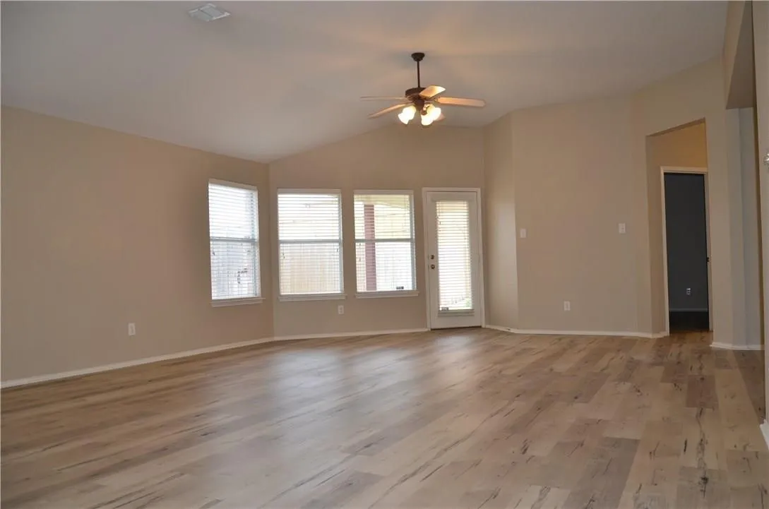 Single Family Residence For Rent in Tarrant County , 4241 Summer Star Lane, Fort Worth, Texas 76244, 3 Bedrooms, 2 Bathrooms, 2 Garage spaces, 2,086 Sqft, built in 2004, Price $2,200, mls#21267591, Real Estate Agent in Fort Worth, Homes For Rent in Tarrant county, Homes For Rent in Fort Worth, Realtor in Fort Worth Texas, Real Estate Brokerage Independent Realty Texas, Luminita Cordes Realtor