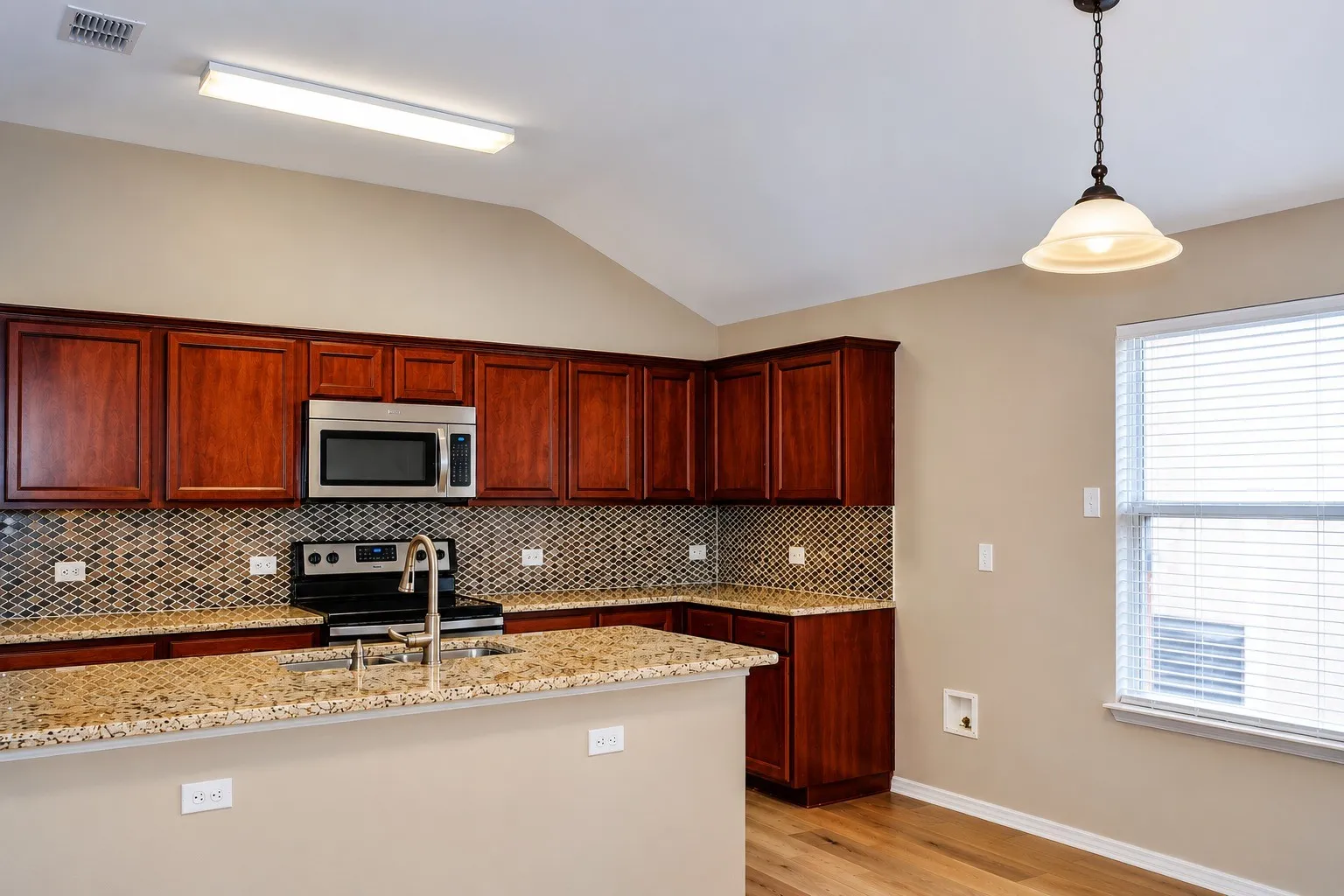 Single Family Residence For Rent in Tarrant County , 4241 Summer Star Lane, Fort Worth, Texas 76244, 3 Bedrooms, 2 Bathrooms, 2 Garage spaces, 2,086 Sqft, built in 2004, Price $2,200, mls#21267591, Real Estate Agent in Fort Worth, Homes For Rent in Tarrant county, Homes For Rent in Fort Worth, Realtor in Fort Worth Texas, Real Estate Brokerage Independent Realty Texas, Luminita Cordes Realtor