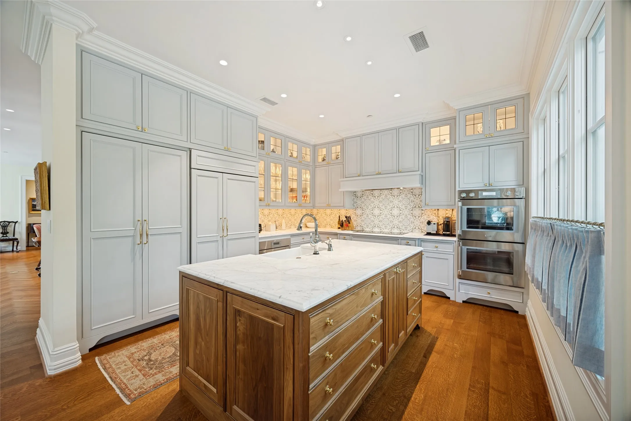 Condominium For Sale in Dallas County , 8511 Edgemere Road 201, Dallas, Texas 75225, 2 Bedrooms, 3 Bathrooms, 2 Garage spaces, 2,618 Sqft, built in 2004, Price $1,195,000, mls#21266040, Real Estate Agent in Dallas, Homes For Sale in Dallas county, Homes For Sale in Dallas, Realtor in Dallas Texas, Real Estate Brokerage Independent Realty Texas, Luminita Cordes Realtor