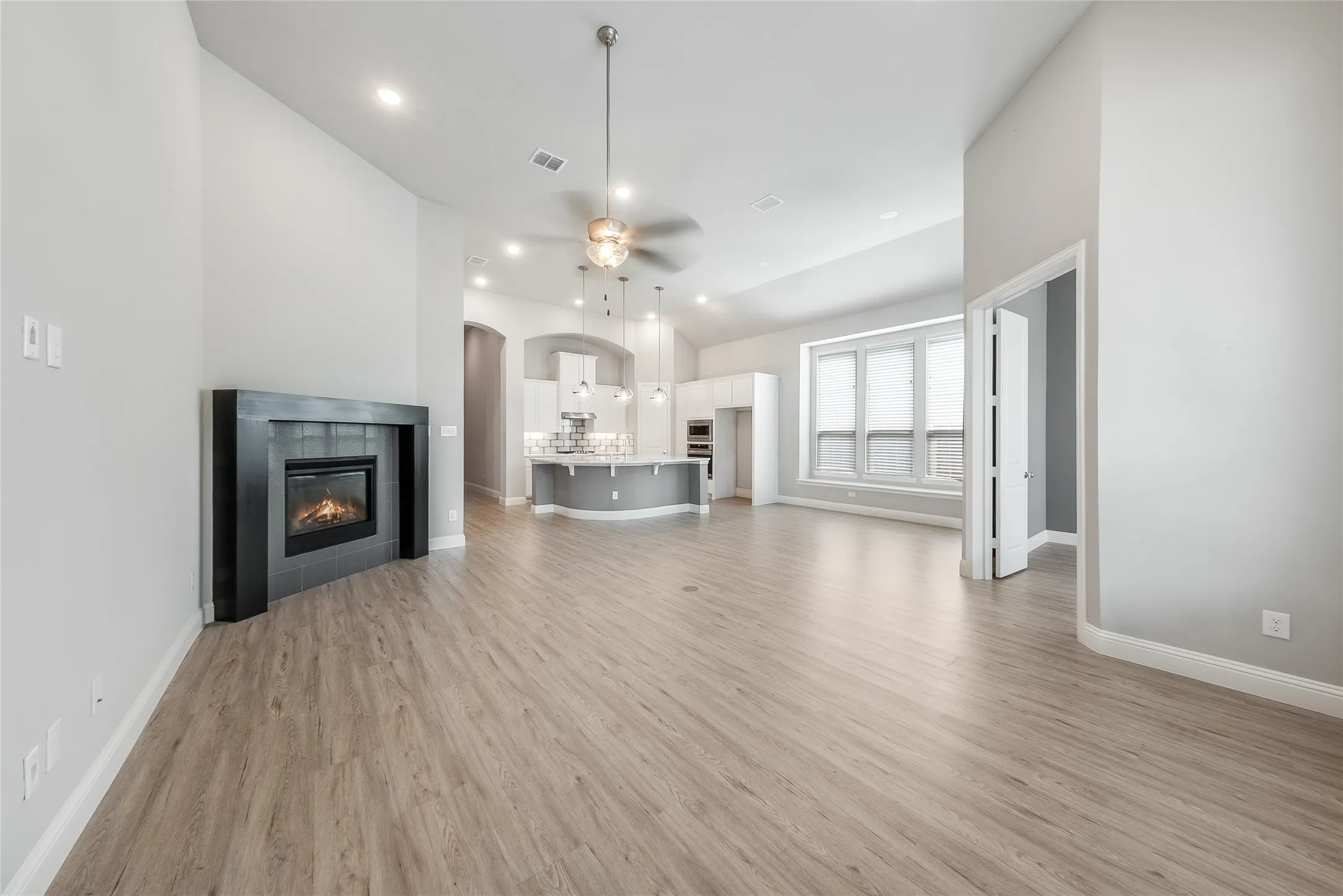 Single Family Residence For Sale in Collin County , 8901 Cedar Basin Drive, Mc Kinney, Texas 75071, 4 Bedroom, 3 Bathroom, 3 Garage spaces, 2,347 Sqft, built in 2020, mls#21266365, Real Estate Agent in Mc Kinney, Homes For Sale in Collin county, Homes For Sale in Mc Kinney, Realtor in Mc Kinney Texas, Real Estate Brokerage Independent Realty Texas, Luminita Cordes Realtor