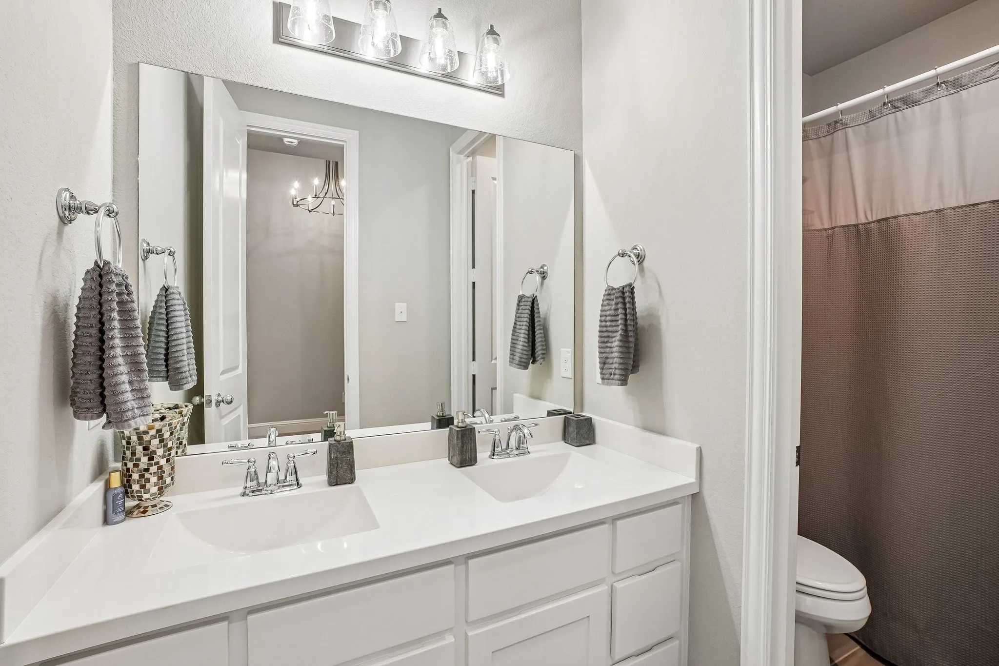 Single Family Residence For Sale in Collin County , 8901 Cedar Basin Drive, Mc Kinney, Texas 75071, 4 Bedroom, 3 Bathroom, 3 Garage spaces, 2,347 Sqft, built in 2020, mls#21266365, Real Estate Agent in Mc Kinney, Homes For Sale in Collin county, Homes For Sale in Mc Kinney, Realtor in Mc Kinney Texas, Real Estate Brokerage Independent Realty Texas, Luminita Cordes Realtor