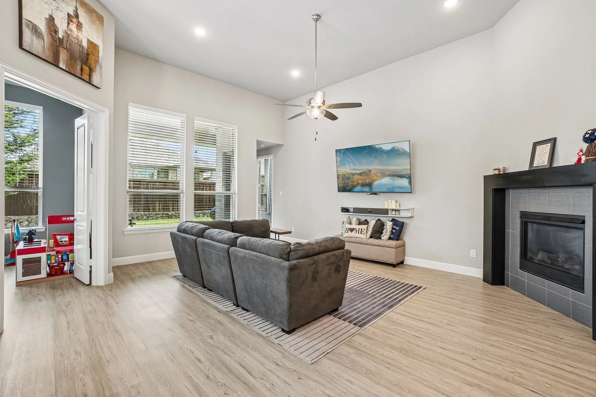 Single Family Residence For Sale in Collin County , 8901 Cedar Basin Drive, Mc Kinney, Texas 75071, 4 Bedroom, 3 Bathroom, 3 Garage spaces, 2,347 Sqft, built in 2020, mls#21266365, Real Estate Agent in Mc Kinney, Homes For Sale in Collin county, Homes For Sale in Mc Kinney, Realtor in Mc Kinney Texas, Real Estate Brokerage Independent Realty Texas, Luminita Cordes Realtor