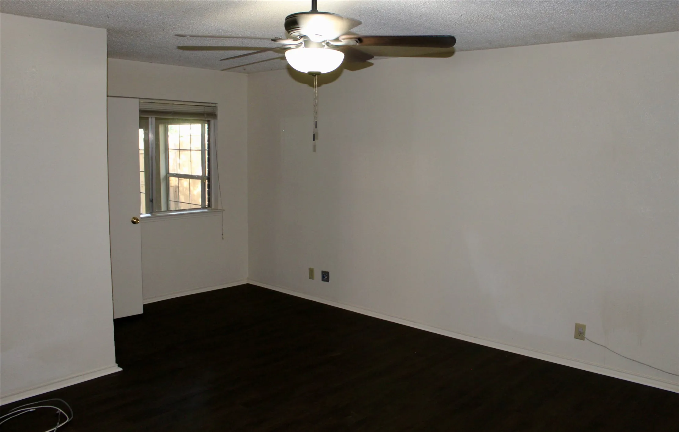 Duplex For Rent in Denton County , 2207 Canterbury Court, Denton, Texas 76205, 3 Bedroom, 2 Bathroom, 2 Garage spaces, 1,528 Sqft, built in 1979, mls#21267107, Real Estate Agent in Denton, Homes For Rent in Denton county, Homes For Rent in Denton, Realtor in Denton Texas, Real Estate Brokerage Independent Realty Texas, Luminita Cordes Realtor