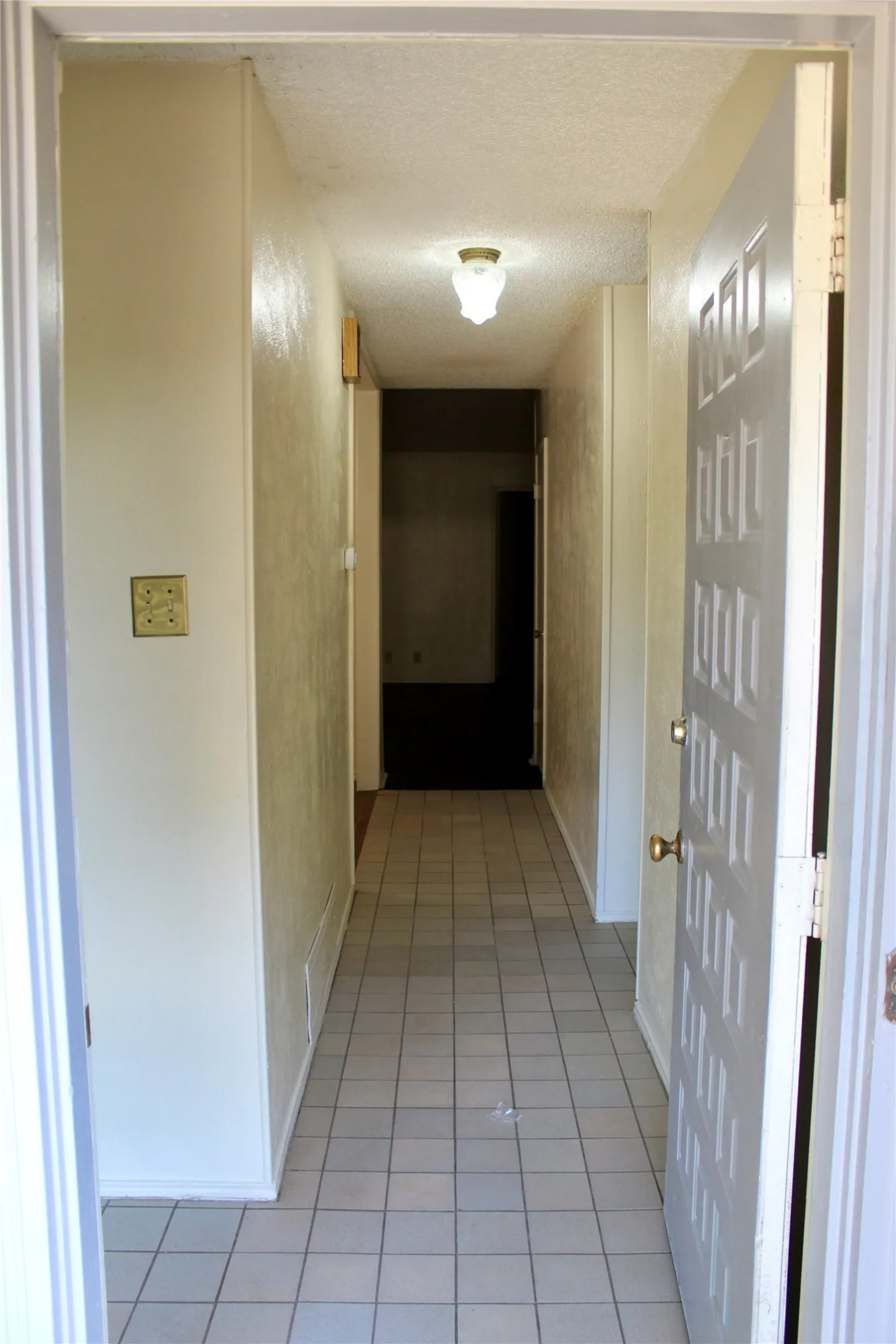 Duplex For Rent in Denton County , 2207 Canterbury Court, Denton, Texas 76205, 3 Bedroom, 2 Bathroom, 2 Garage spaces, 1,528 Sqft, built in 1979, mls#21267107, Real Estate Agent in Denton, Homes For Rent in Denton county, Homes For Rent in Denton, Realtor in Denton Texas, Real Estate Brokerage Independent Realty Texas, Luminita Cordes Realtor