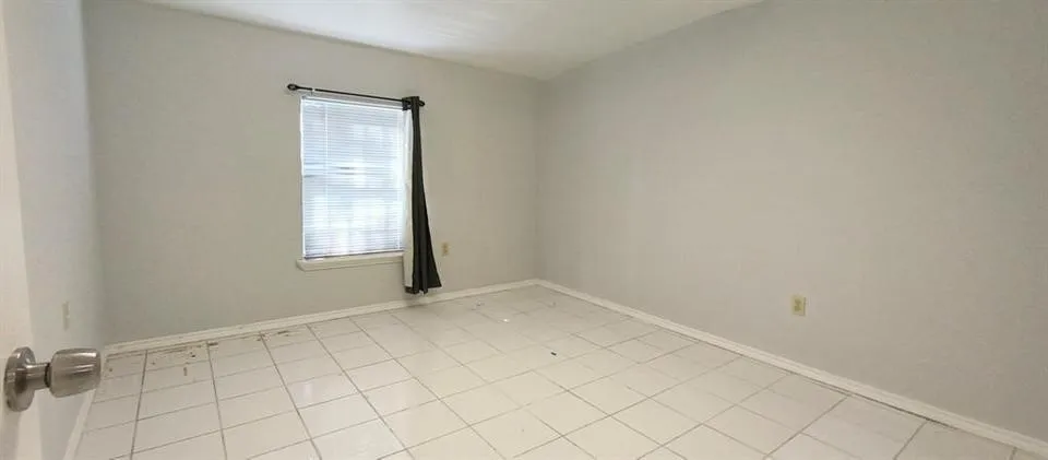 Single Family Residence For Sale in Dallas County , 1113 Maydelle Lane, Garland, Texas 75042, 5 Bedrooms, 2 Bathrooms, 2 Garage spaces, 1,949 Sqft, built in 1980, Price $329,900, mls#21260666, Real Estate Agent in Garland, Homes For Sale in Dallas county, Homes For Sale in Garland, Realtor in Garland Texas, Real Estate Brokerage Independent Realty Texas, Luminita Cordes Realtor