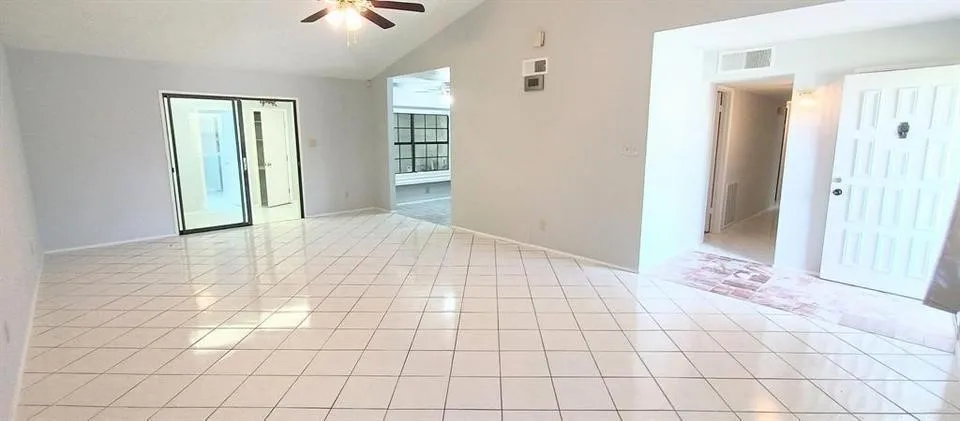 Single Family Residence For Sale in Dallas County , 1113 Maydelle Lane, Garland, Texas 75042, 5 Bedrooms, 2 Bathrooms, 2 Garage spaces, 1,949 Sqft, built in 1980, Price $329,900, mls#21260666, Real Estate Agent in Garland, Homes For Sale in Dallas county, Homes For Sale in Garland, Realtor in Garland Texas, Real Estate Brokerage Independent Realty Texas, Luminita Cordes Realtor