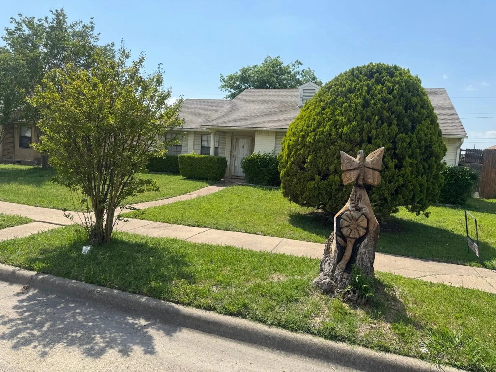 Single Family Residence For Sale in Dallas County , 1113 Maydelle Lane, Garland, Texas 75042, 5 Bedrooms, 2 Bathrooms, 2 Garage spaces, 1,949 Sqft, built in 1980, Price $329,900, mls#21260666, Real Estate Agent in Garland, Homes For Sale in Dallas county, Homes For Sale in Garland, Realtor in Garland Texas, Real Estate Brokerage Independent Realty Texas, Luminita Cordes Realtor