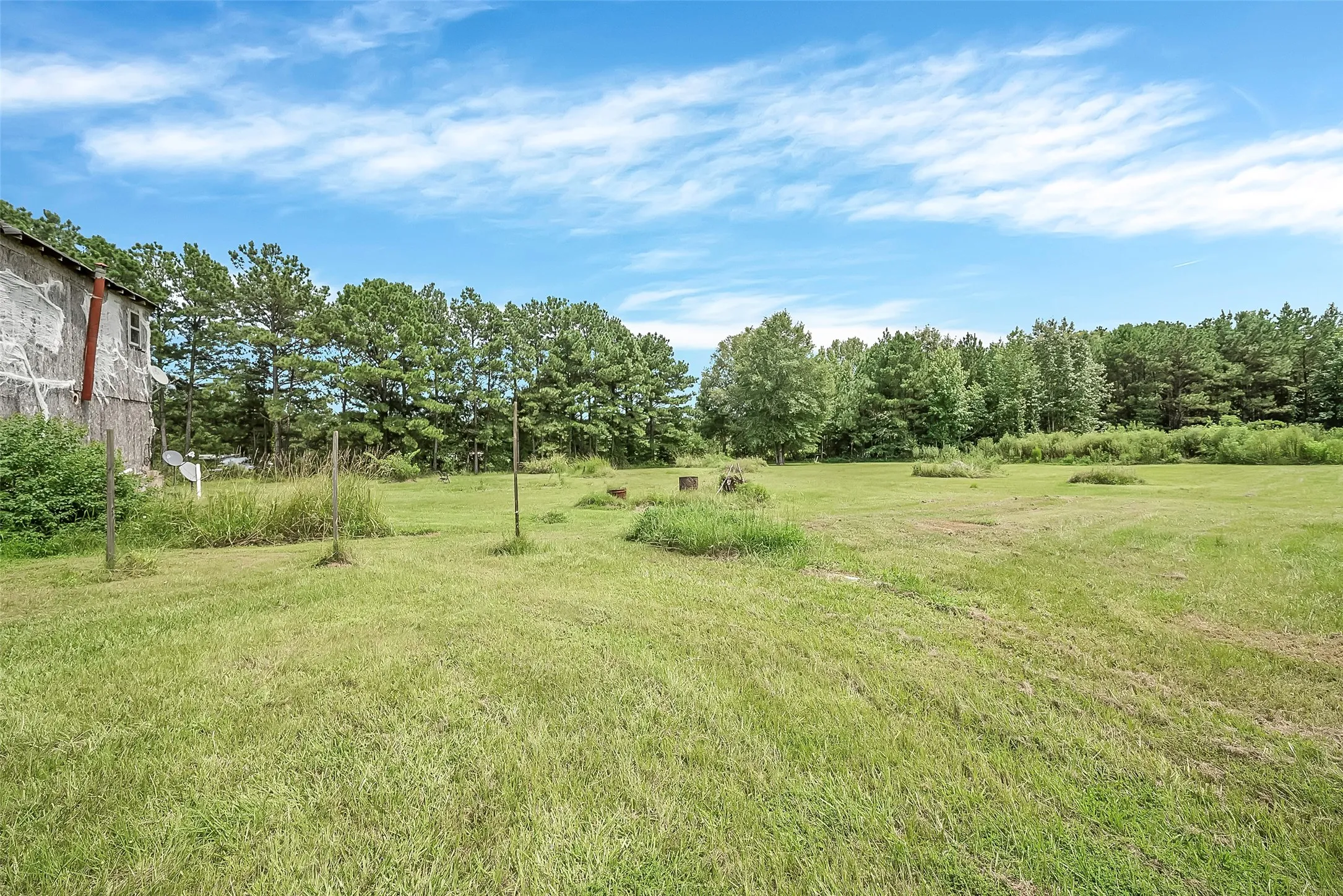Single Family Residence For Sale in Harrison County , 368 Sneed Rd, Waskom, Texas 75692, 2 Bedrooms, 0, Garage spaces, 1,600 Sqft, built in 2005, Price $149,000, mls#21267640, Real Estate Agent in Waskom, Homes For Sale in Harrison county, Homes For Sale in Waskom, Realtor in Waskom Texas, Real Estate Brokerage Independent Realty Texas, Luminita Cordes Realtor