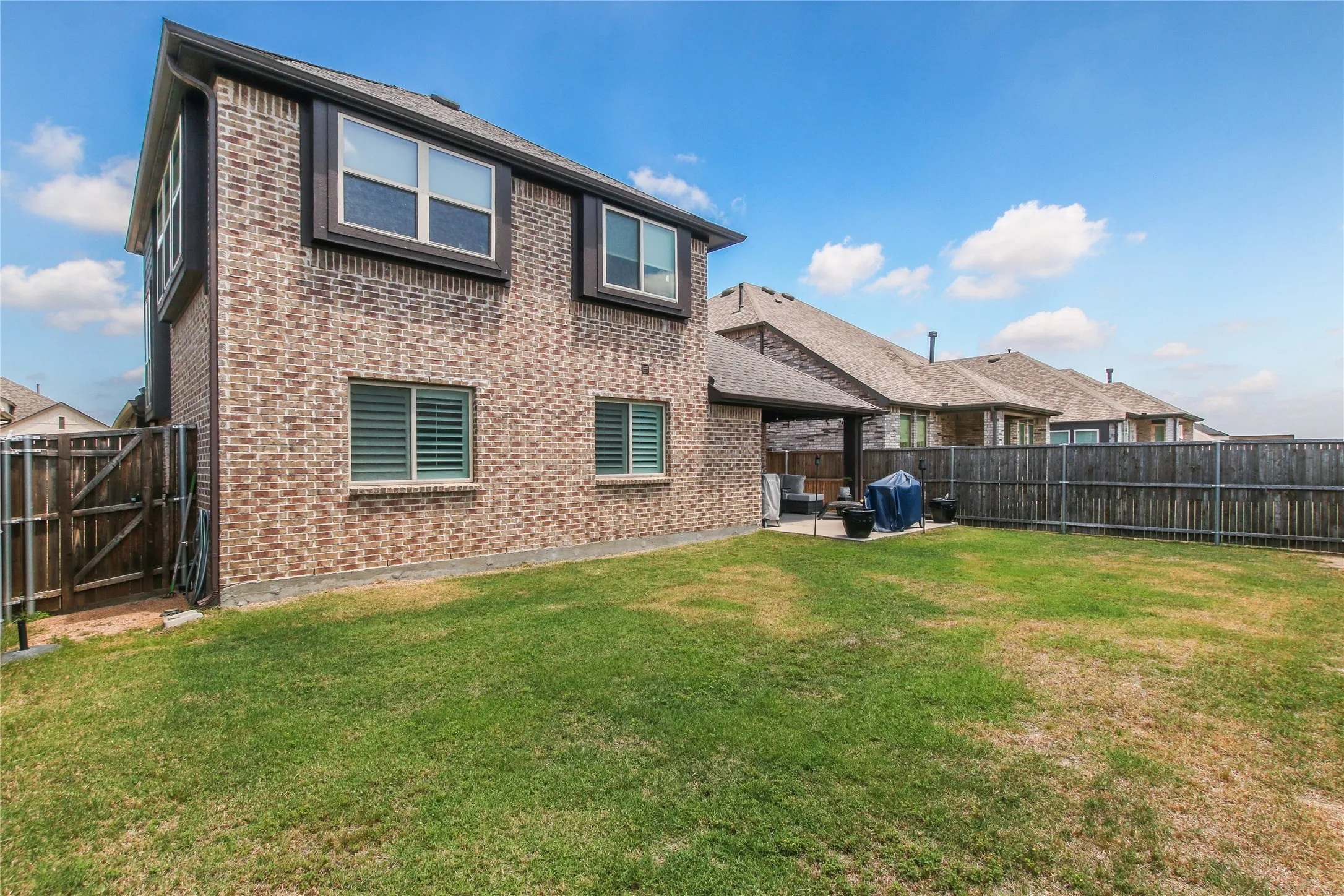 Single Family Residence For Sale in Denton County , 1316 Stoneleigh Place, Aubrey, Texas 76227, 4 Bedrooms, 3 Bathrooms, 2 Garage spaces, 2,456 Sqft, built in 2021, Price $419,000, mls#21267299, Real Estate Agent in Aubrey, Homes For Sale in Denton county, Homes For Sale in Aubrey, Realtor in Aubrey Texas, Real Estate Brokerage Independent Realty Texas, Luminita Cordes Realtor