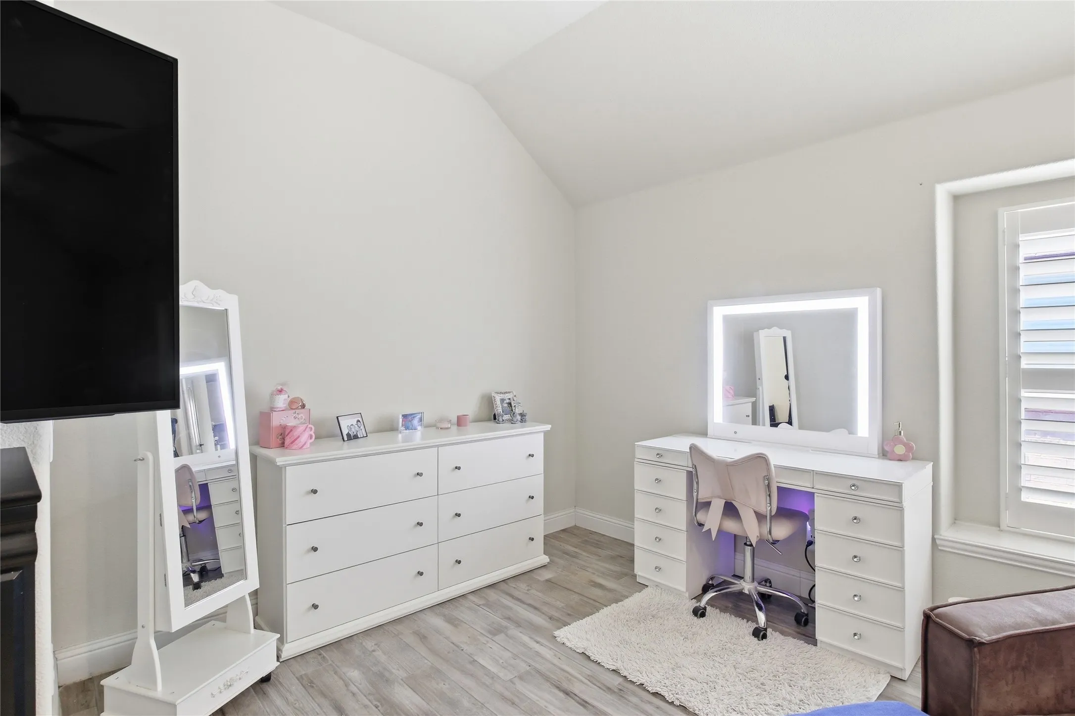 Single Family Residence For Sale in Denton County , 1316 Stoneleigh Place, Aubrey, Texas 76227, 4 Bedrooms, 3 Bathrooms, 2 Garage spaces, 2,456 Sqft, built in 2021, Price $419,000, mls#21267299, Real Estate Agent in Aubrey, Homes For Sale in Denton county, Homes For Sale in Aubrey, Realtor in Aubrey Texas, Real Estate Brokerage Independent Realty Texas, Luminita Cordes Realtor