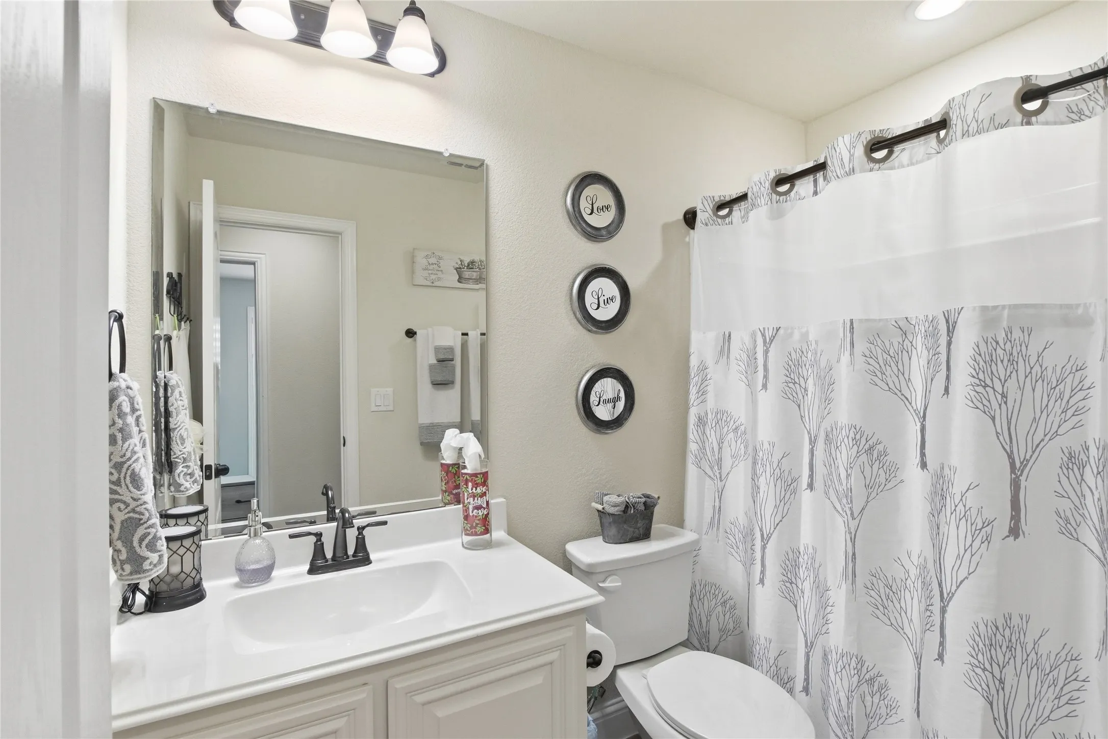 Single Family Residence For Sale in Denton County , 1316 Stoneleigh Place, Aubrey, Texas 76227, 4 Bedrooms, 3 Bathrooms, 2 Garage spaces, 2,456 Sqft, built in 2021, Price $419,000, mls#21267299, Real Estate Agent in Aubrey, Homes For Sale in Denton county, Homes For Sale in Aubrey, Realtor in Aubrey Texas, Real Estate Brokerage Independent Realty Texas, Luminita Cordes Realtor