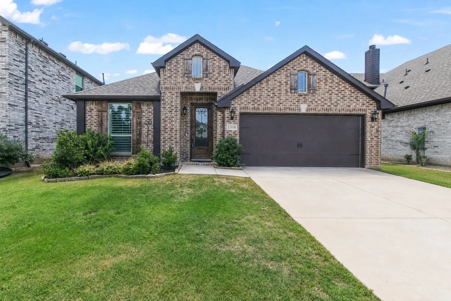 Single Family Residence For Sale in Denton County , 1316 Stoneleigh Place, Aubrey, Texas 76227, 4 Bedrooms, 3 Bathrooms, 2 Garage spaces, 2,456 Sqft, built in 2021, Price $419,000, mls#21267299, Real Estate Agent in Aubrey, Homes For Sale in Denton county, Homes For Sale in Aubrey, Realtor in Aubrey Texas, Real Estate Brokerage Independent Realty Texas, Luminita Cordes Realtor