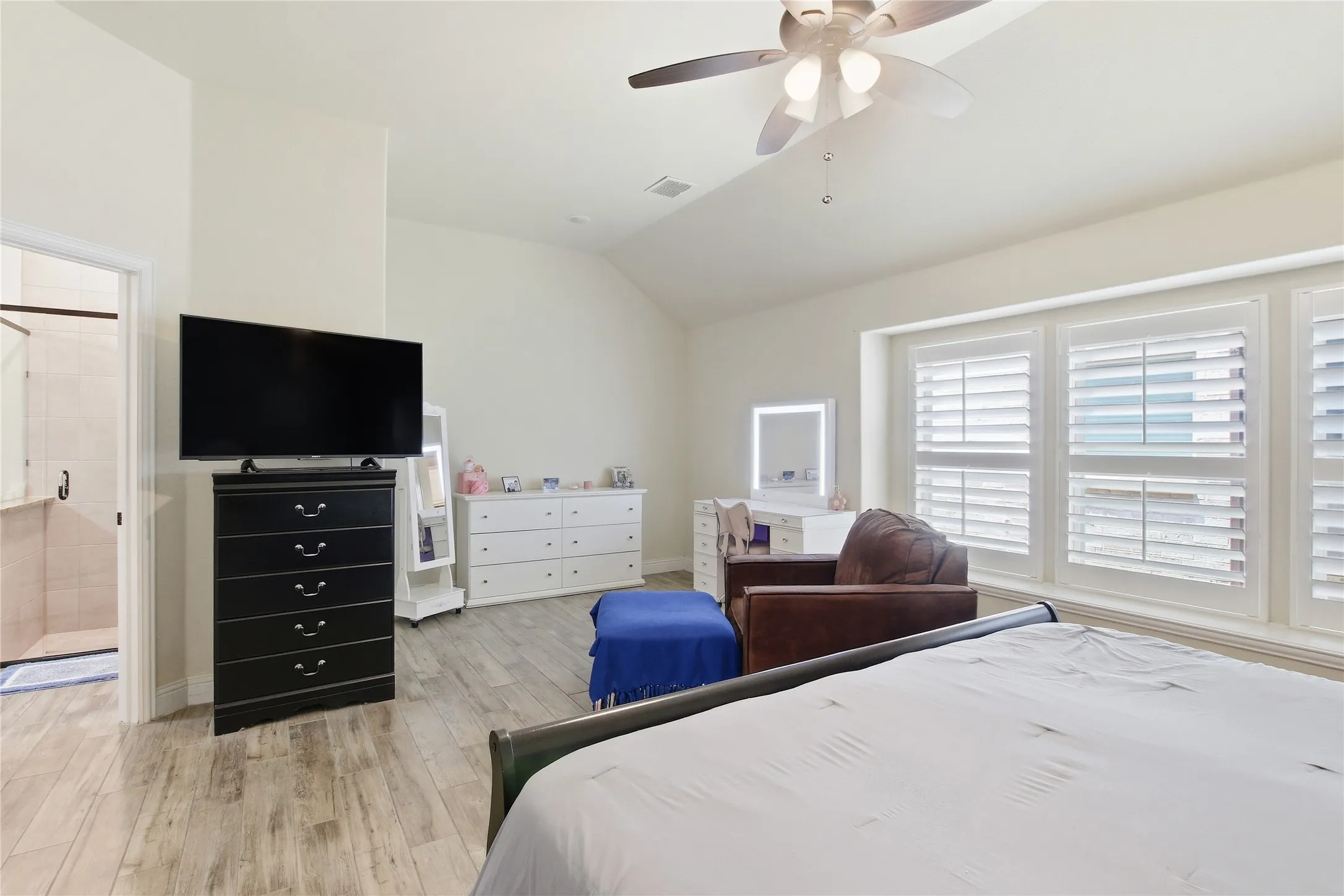 Single Family Residence For Sale in Denton County , 1316 Stoneleigh Place, Aubrey, Texas 76227, 4 Bedrooms, 3 Bathrooms, 2 Garage spaces, 2,456 Sqft, built in 2021, Price $419,000, mls#21267299, Real Estate Agent in Aubrey, Homes For Sale in Denton county, Homes For Sale in Aubrey, Realtor in Aubrey Texas, Real Estate Brokerage Independent Realty Texas, Luminita Cordes Realtor