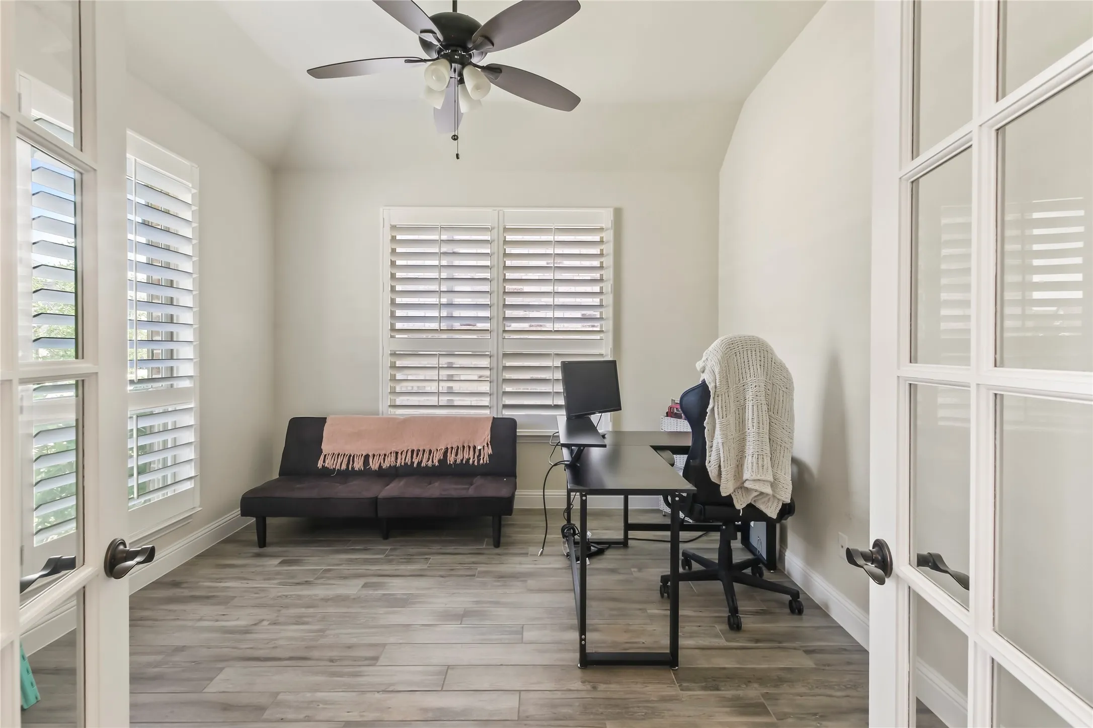 Single Family Residence For Sale in Denton County , 1316 Stoneleigh Place, Aubrey, Texas 76227, 4 Bedrooms, 3 Bathrooms, 2 Garage spaces, 2,456 Sqft, built in 2021, Price $419,000, mls#21267299, Real Estate Agent in Aubrey, Homes For Sale in Denton county, Homes For Sale in Aubrey, Realtor in Aubrey Texas, Real Estate Brokerage Independent Realty Texas, Luminita Cordes Realtor