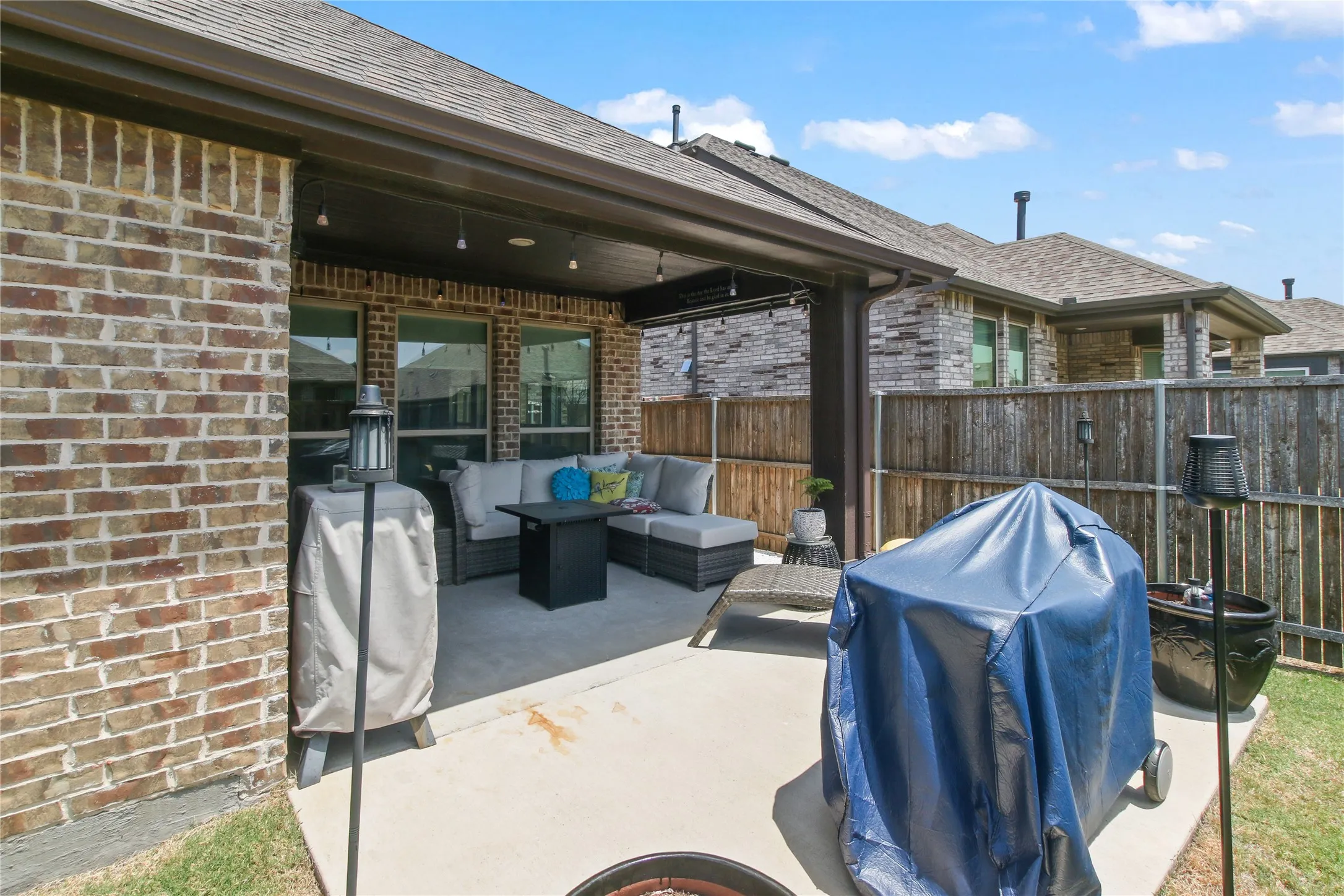 Single Family Residence For Sale in Denton County , 1316 Stoneleigh Place, Aubrey, Texas 76227, 4 Bedrooms, 3 Bathrooms, 2 Garage spaces, 2,456 Sqft, built in 2021, Price $419,000, mls#21267299, Real Estate Agent in Aubrey, Homes For Sale in Denton county, Homes For Sale in Aubrey, Realtor in Aubrey Texas, Real Estate Brokerage Independent Realty Texas, Luminita Cordes Realtor