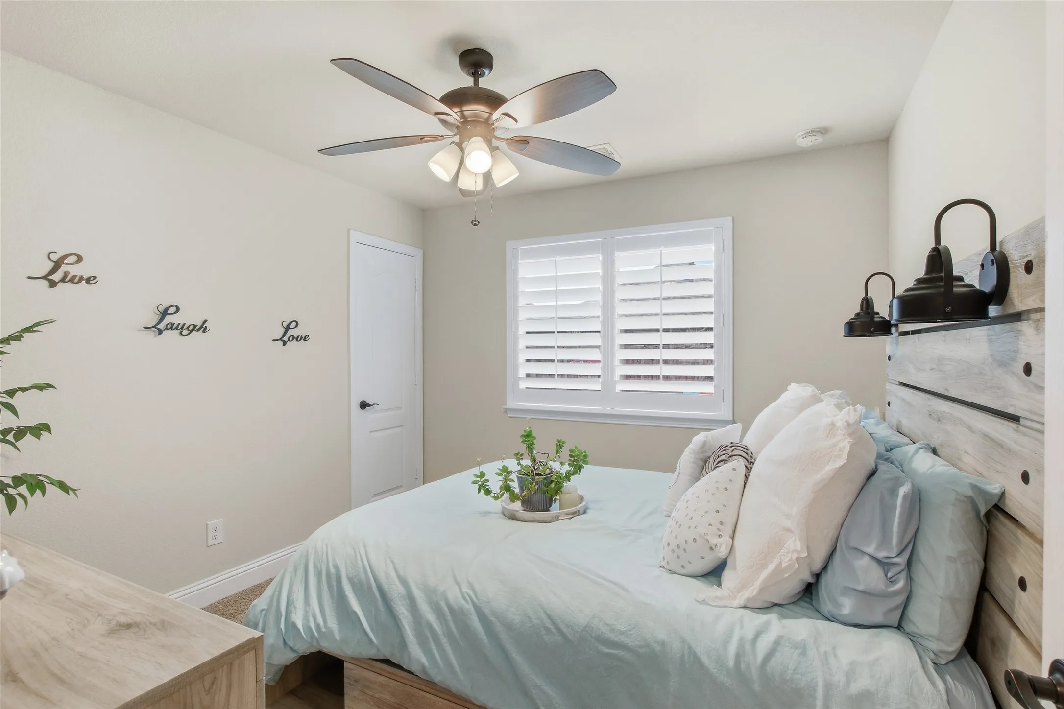 Single Family Residence For Sale in Denton County , 1316 Stoneleigh Place, Aubrey, Texas 76227, 4 Bedrooms, 3 Bathrooms, 2 Garage spaces, 2,456 Sqft, built in 2021, Price $419,000, mls#21267299, Real Estate Agent in Aubrey, Homes For Sale in Denton county, Homes For Sale in Aubrey, Realtor in Aubrey Texas, Real Estate Brokerage Independent Realty Texas, Luminita Cordes Realtor