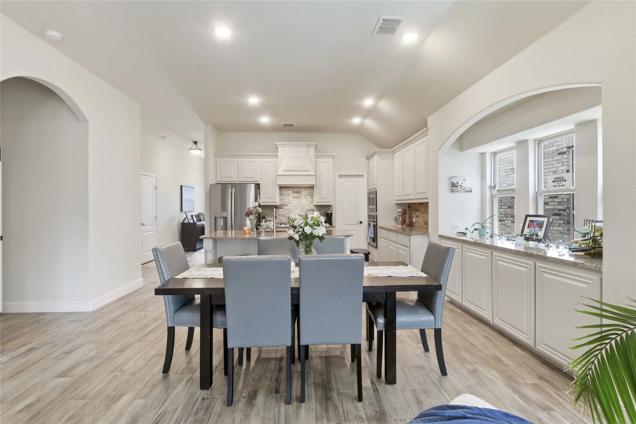 Single Family Residence For Sale in Denton County , 1316 Stoneleigh Place, Aubrey, Texas 76227, 4 Bedrooms, 3 Bathrooms, 2 Garage spaces, 2,456 Sqft, built in 2021, Price $419,000, mls#21267299, Real Estate Agent in Aubrey, Homes For Sale in Denton county, Homes For Sale in Aubrey, Realtor in Aubrey Texas, Real Estate Brokerage Independent Realty Texas, Luminita Cordes Realtor