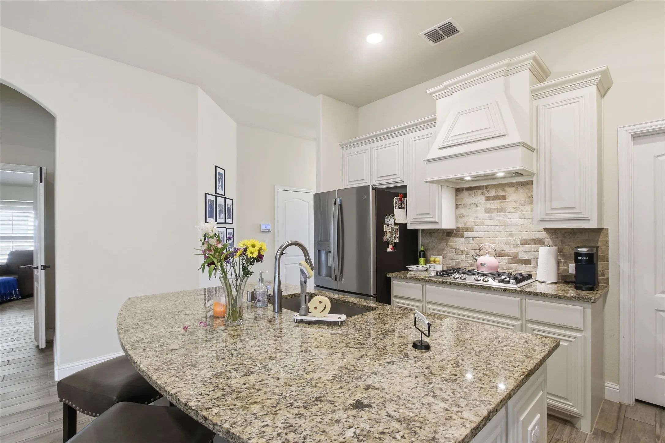 Single Family Residence For Sale in Denton County , 1316 Stoneleigh Place, Aubrey, Texas 76227, 4 Bedrooms, 3 Bathrooms, 2 Garage spaces, 2,456 Sqft, built in 2021, Price $419,000, mls#21267299, Real Estate Agent in Aubrey, Homes For Sale in Denton county, Homes For Sale in Aubrey, Realtor in Aubrey Texas, Real Estate Brokerage Independent Realty Texas, Luminita Cordes Realtor