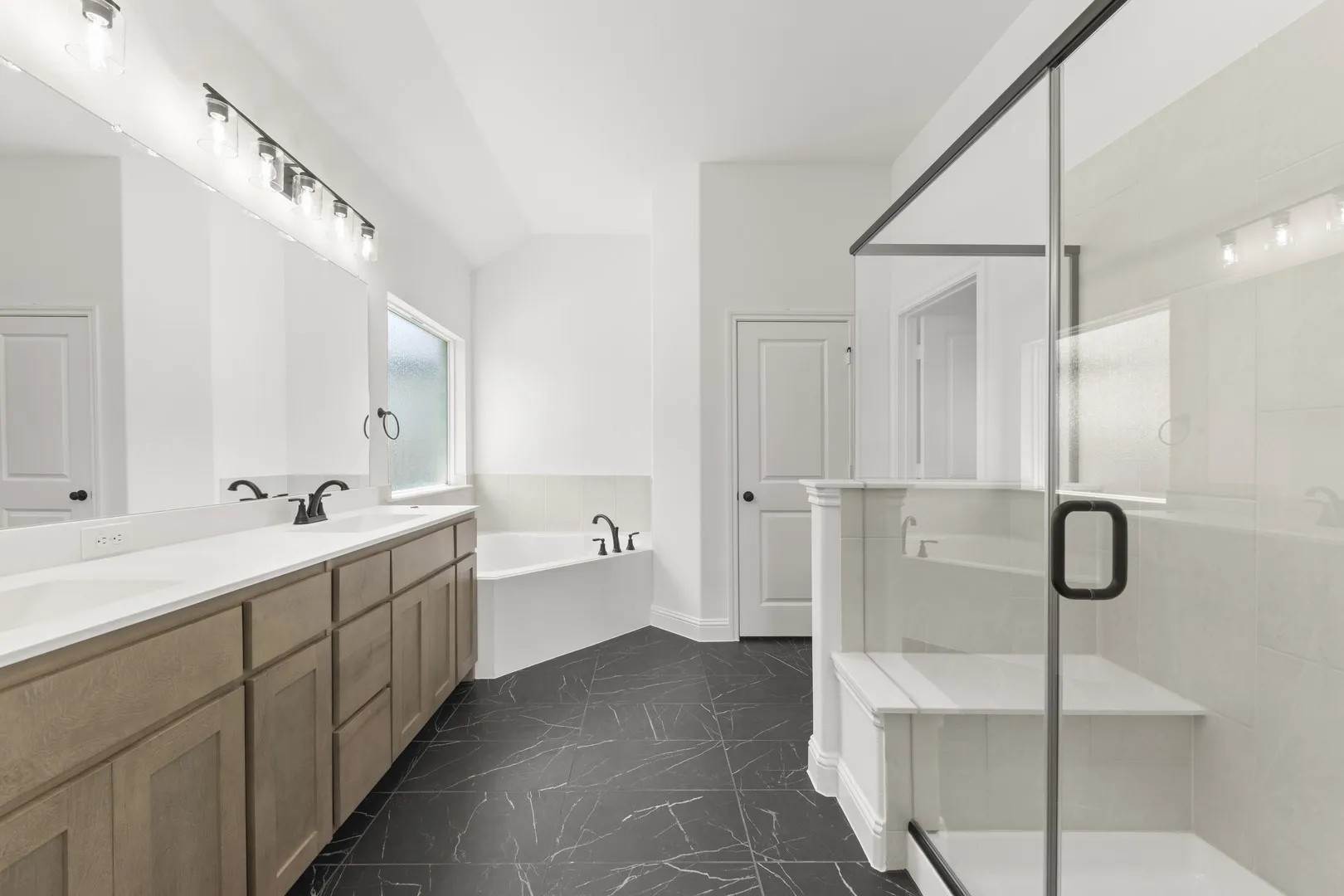 DFW-Lovers Landing-Concept 2464-415 Heritage Hill Drive-Bath-Risewell Homes