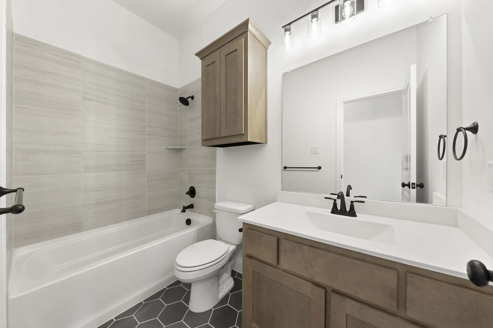 DFW-Lovers Landing-Concept 2464-415 Heritage Hill Drive-3RD Bath-Risewell Homes