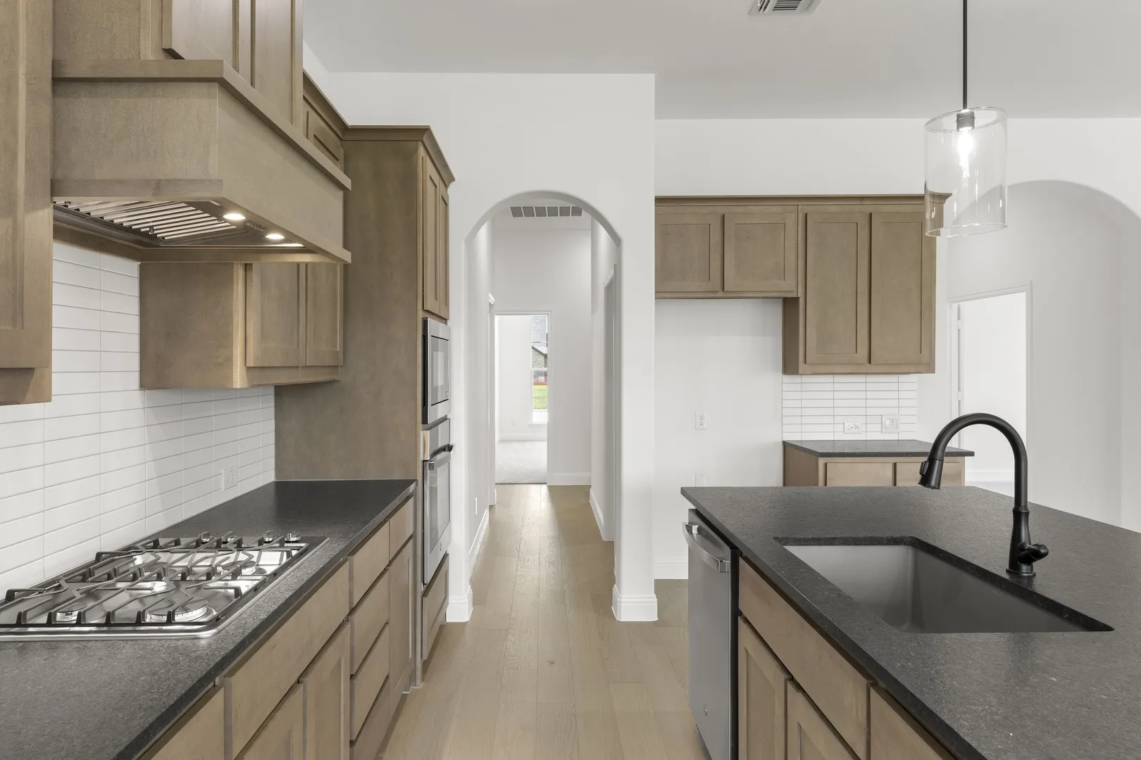 DFW-Lovers Landing-Concept 2464-415 Heritage Hill Drive-Kitchen3-Risewell Homes