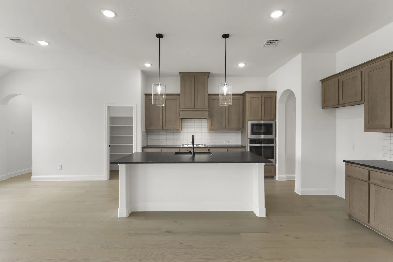 DFW-Lovers Landing-Concept 2464-415 Heritage Hill Drive-Kitchen-Risewell Homes