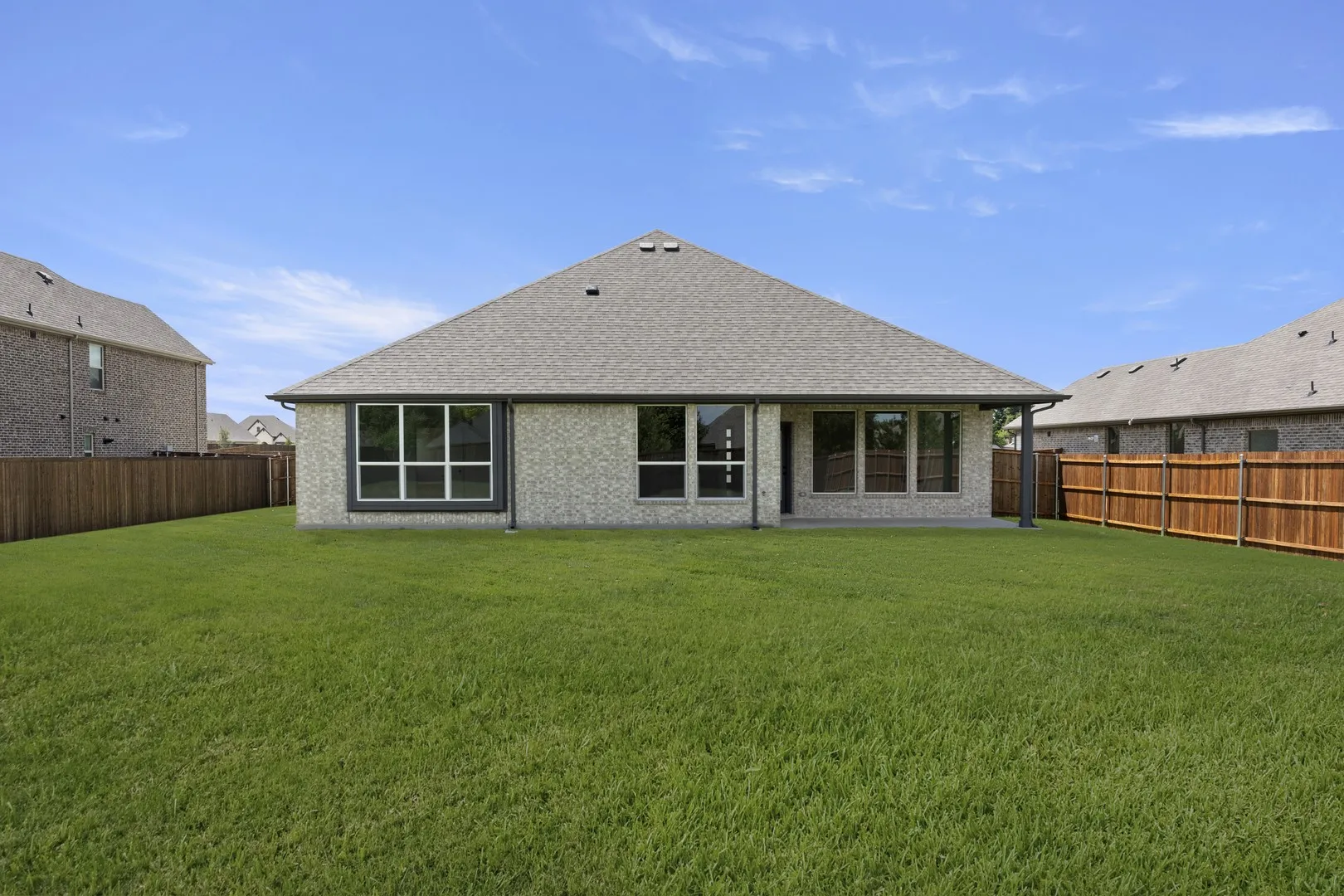 DFW-Lovers Landing-Concept 2464-415 Heritage Hill Drive-Back-Risewell Homes
